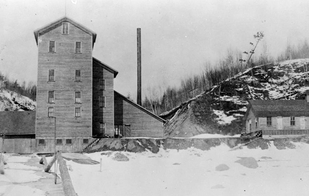The original 3M plant on the North Shore of Lake Superior in 1903.