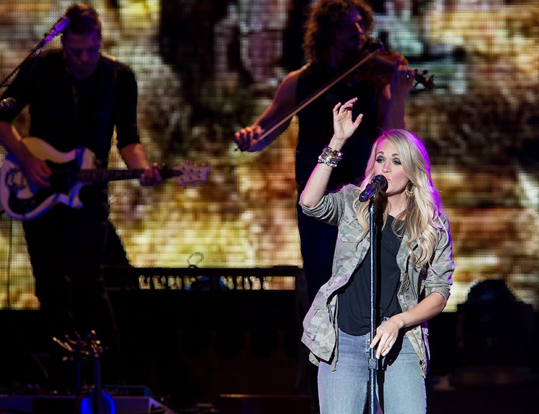 Country music star Carrie Underwood concert closes out Iowa State Fair