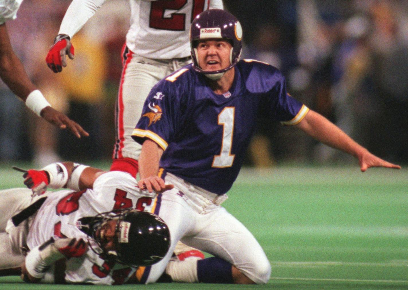 Vikings vs Atlanta for the NFC Championship at the Metrodome -- January 17, 1999. Kicker Gary Anderson misses his first field goal try of the year.