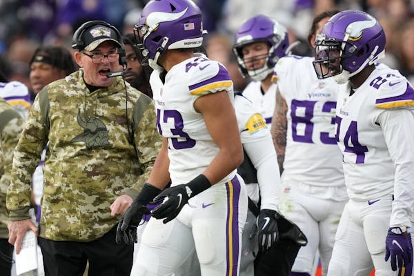 Vikings coach Mike Zimmer yelled at cornerback Camryn Bynum (43) as he forced a Ravens player out of bounds Sunday.