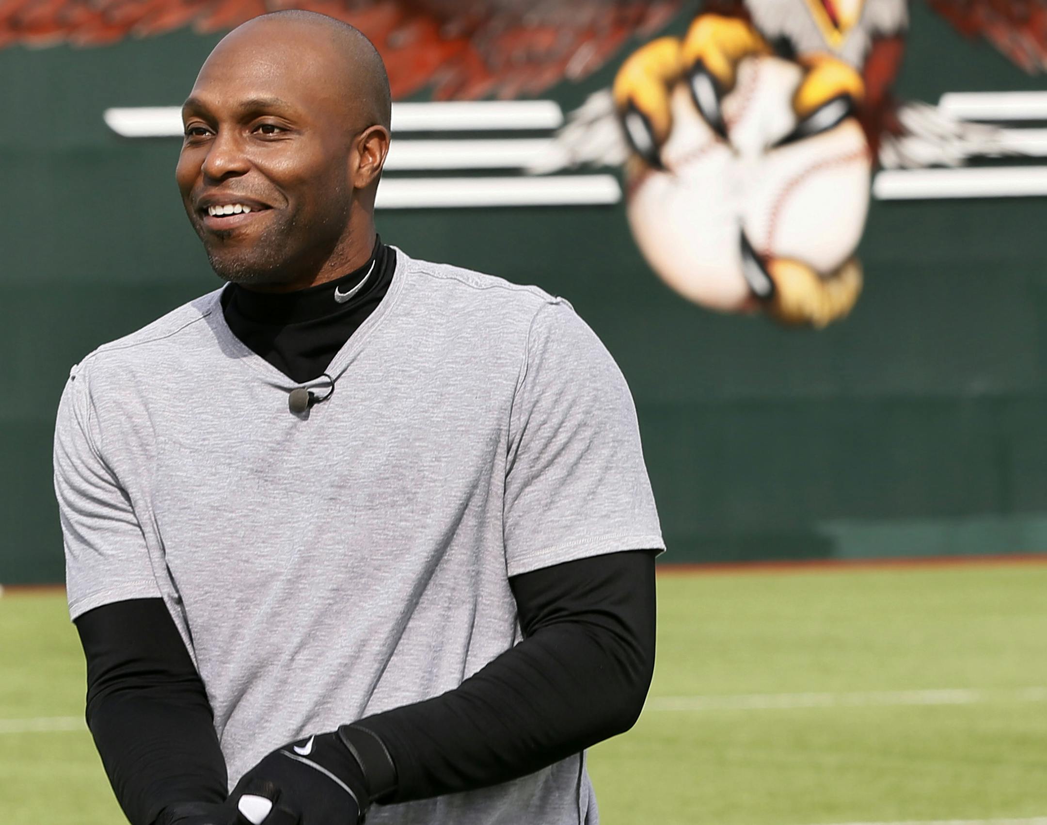 Torii Hunter watched Derek Hill, the Detroit Tigers 1st-round pick, hit during batting practice at Prosper High School Tuesday February 2,2015 in Prosper, Texas. ] Jerry Holt/Jerry.Holt@Startribune.com