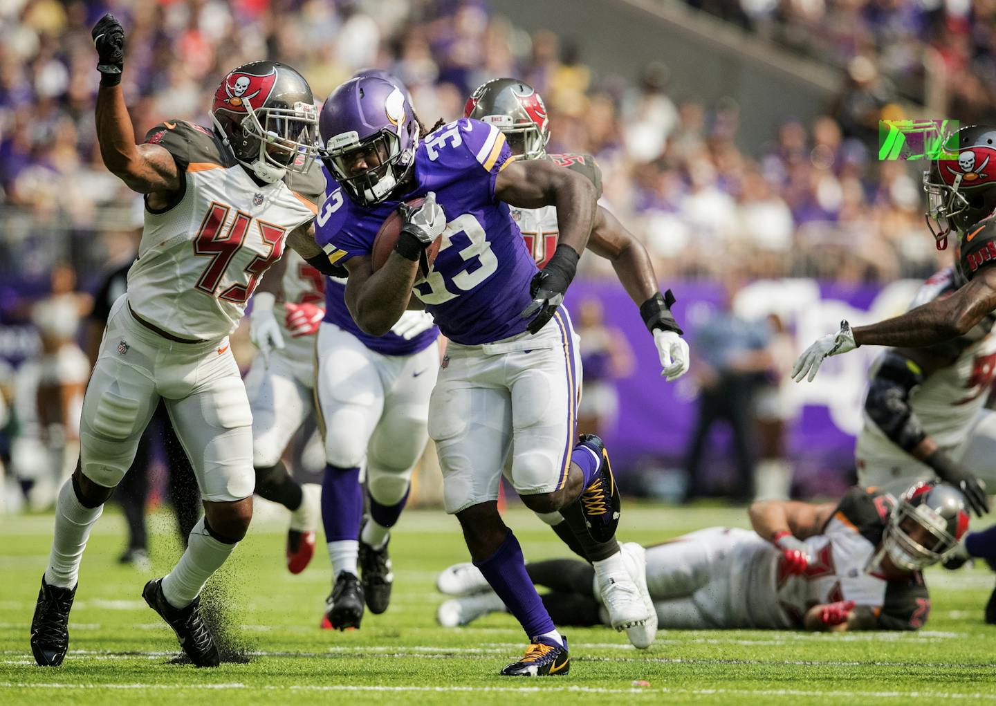 Minnesota Vikings running back Dalvin Cook (33).