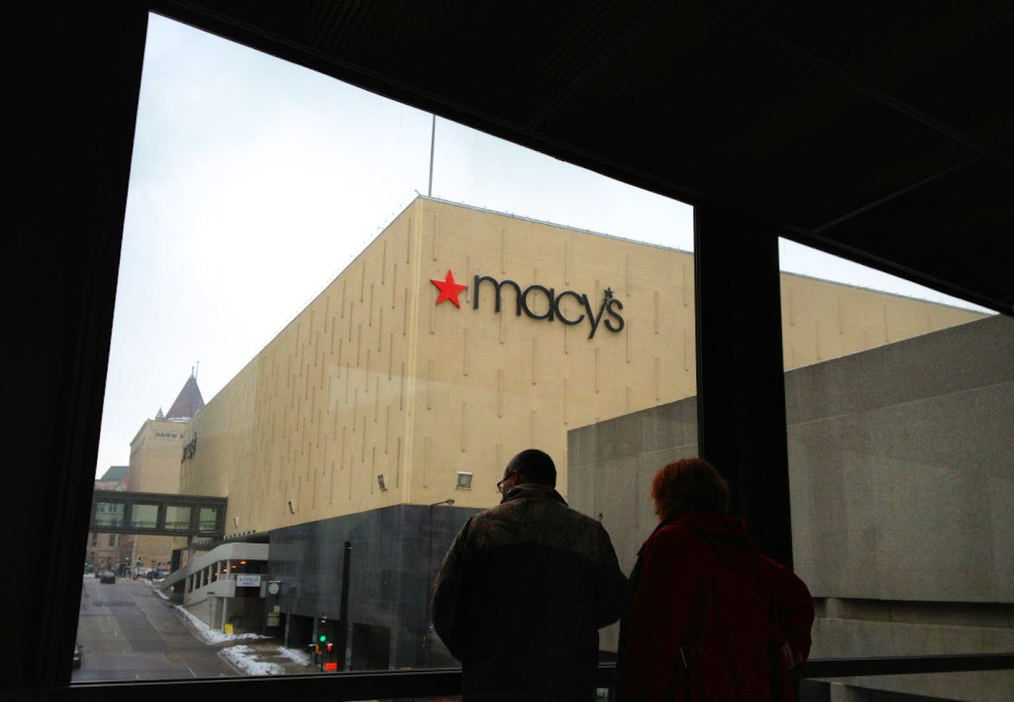 Macy's in St. Paul , Mn. ] 20026940 Macy's in St. Paul. gstubbe@startribune.com St Pau, MN 1/2/2013