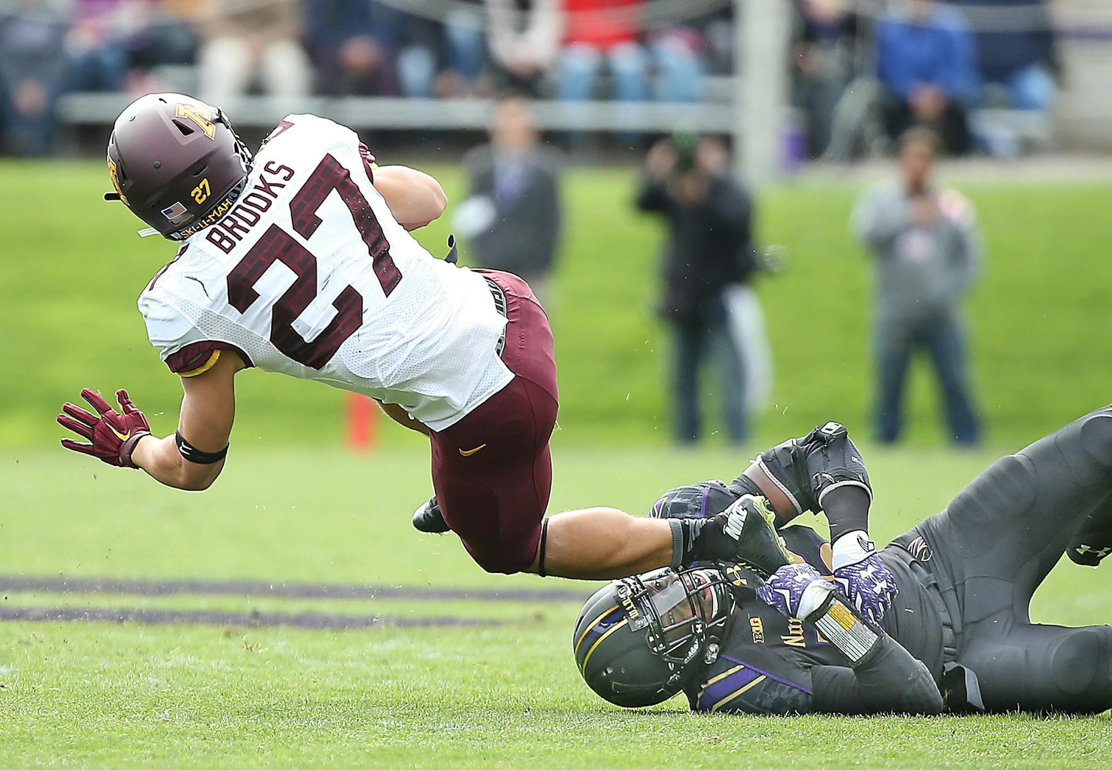 Gophers running back Shannon Brooks