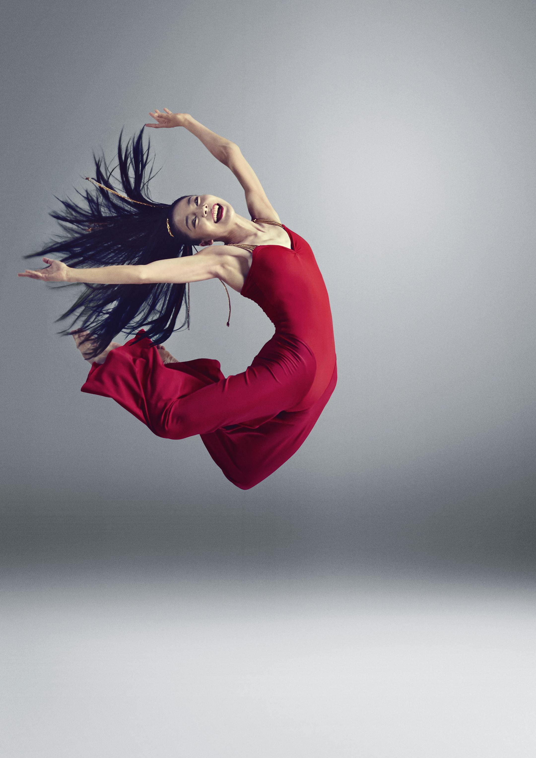 Martha Graham Dance Company. Ying Xin in Diversion of Angels. Photo by Hibbard Nash Photography.