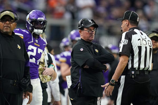 Vikings coach Mike Zimmer needs to use Sunday's game as a rallying point.
