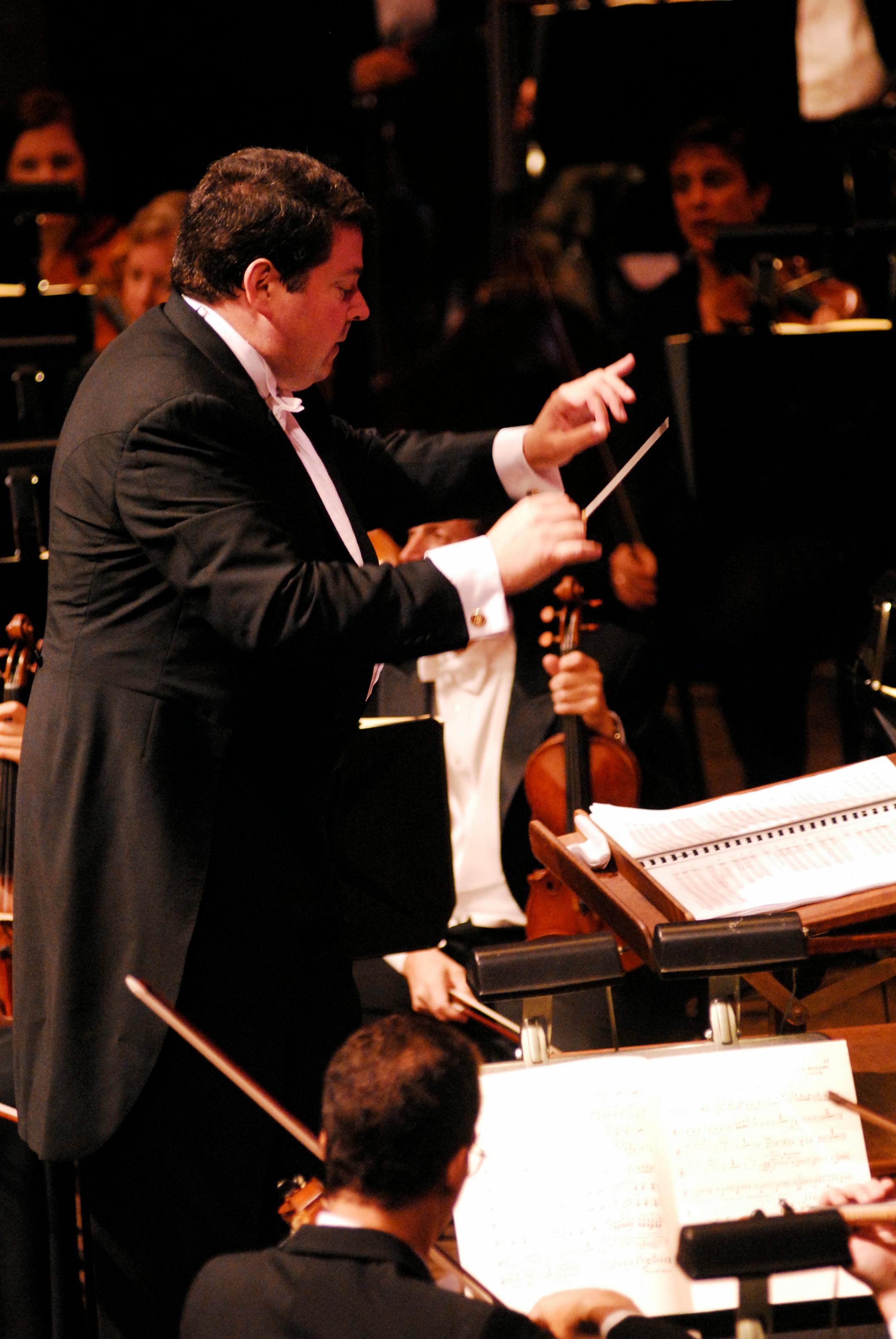 Guest conductor and Sommerfest music director Andrew Litton.