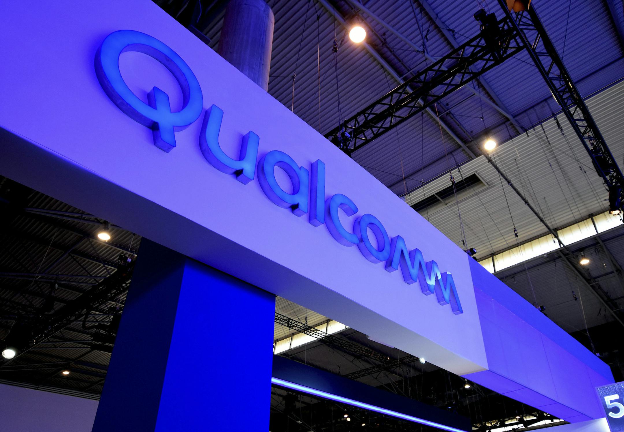 Logo of the Qualcomm brand with 5G technology seen during the Mobile World Congress 2019 in Barcelona. (Photo by Ramon Costa / SOPA Images/Sipa USA)(Sipa via AP Images) ORG XMIT: SIPAPRE