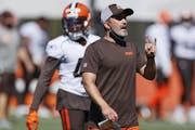 Cleveland Browns head coach Kevin Stefanski directs practice at the NFL football team's training facility Thursday, Aug. 20, 2020, in Berea, Ohio. (AP