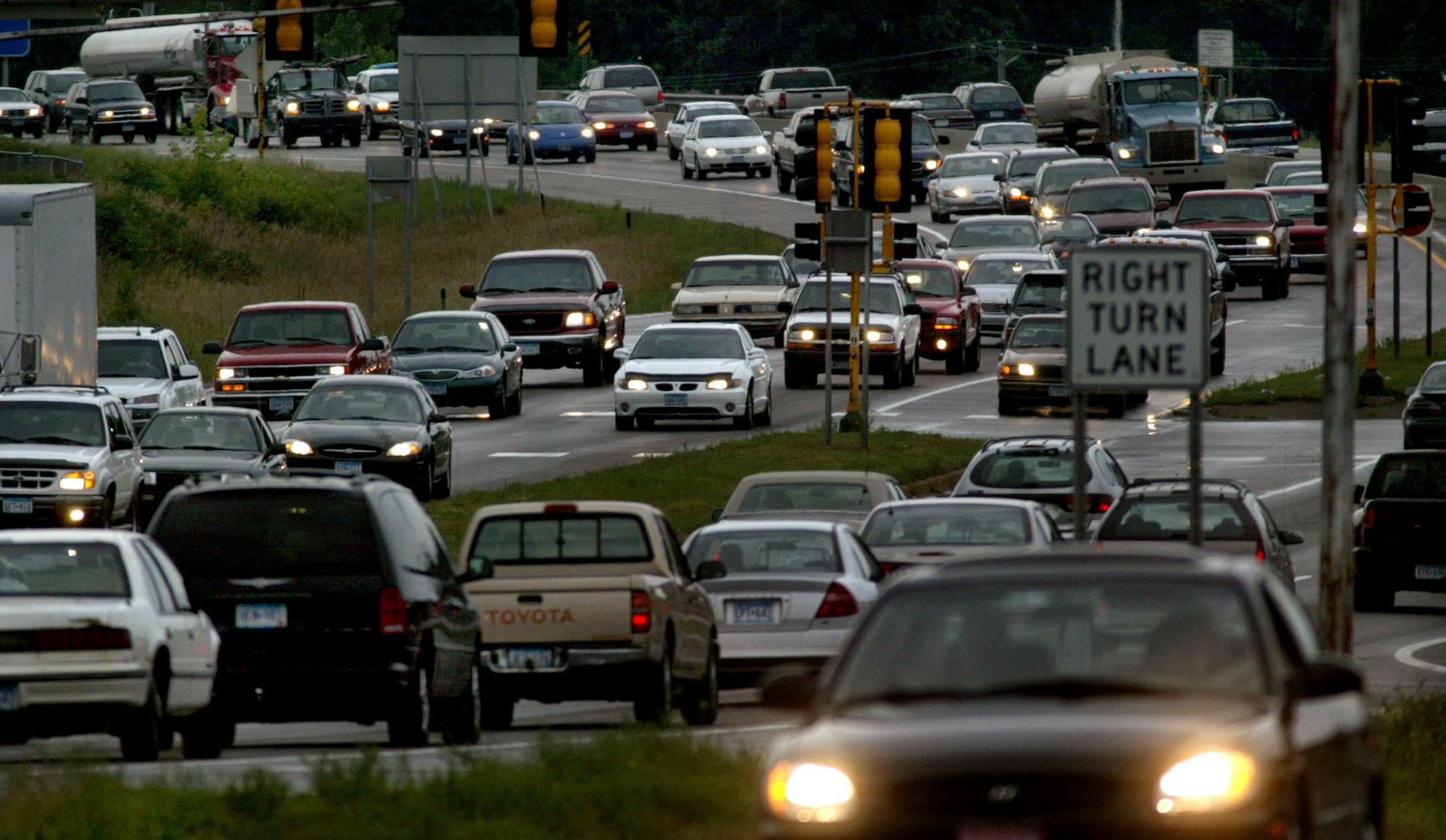 Jim Gehrz/Minneapolis Star Tribune Traffic slows to a crawl along Highway 10 in Anoka during the afternoon commute. This scene shows traffic on Highway 10 (west bound lane is at left) near Main St. ORG XMIT: MIN2016092911564134