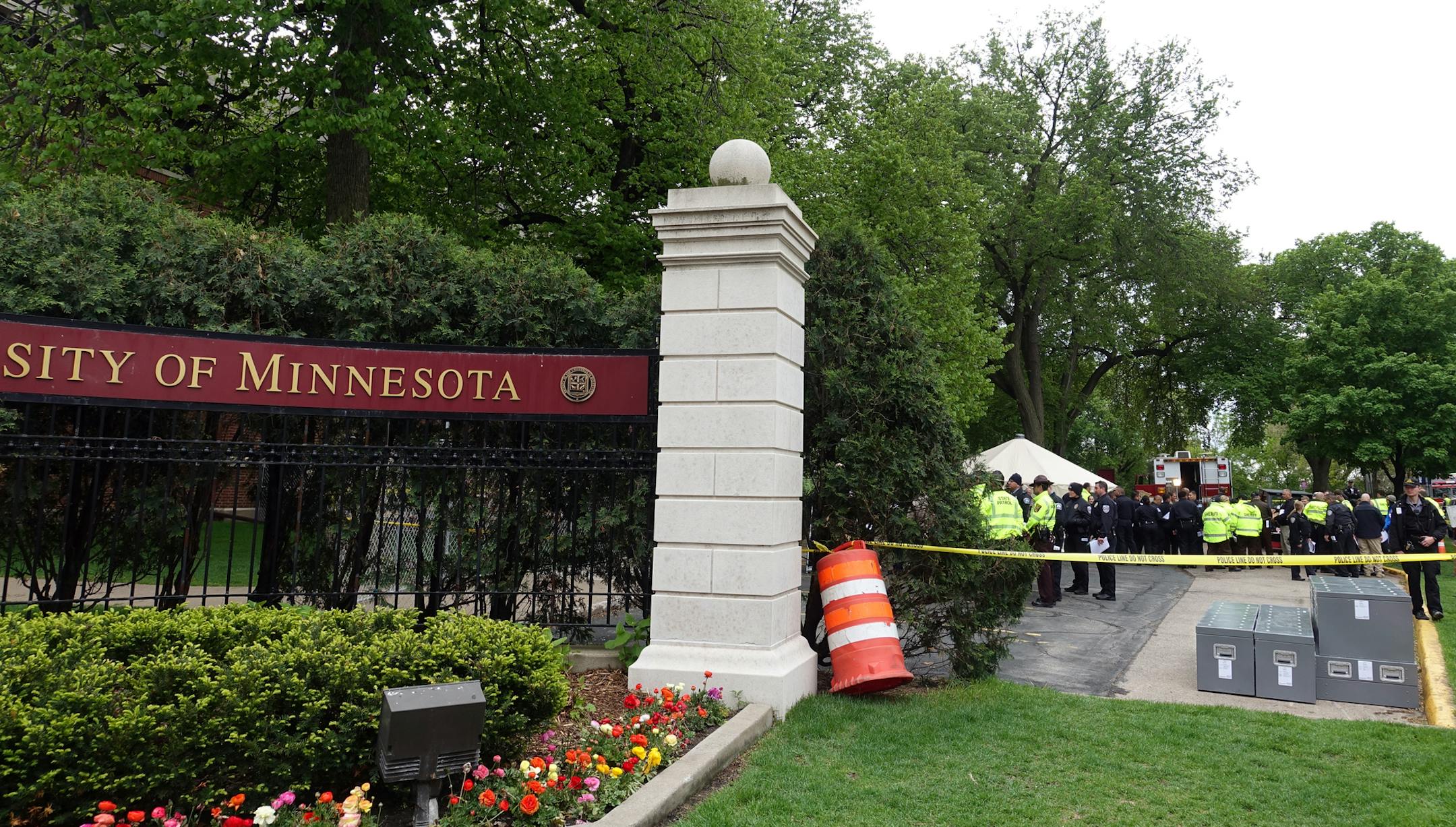 Over fifty police officers from several law enforcement agencies gathered on the University of Minnesota campus on Friday, May 13, 2016 for a briefing before dispersing to search for twenty-year old student David Michael Miller, who hasn't been seen for several days. ] (SHARI L. GROSS /STAR TRIBUNE) sgross@startribune.com