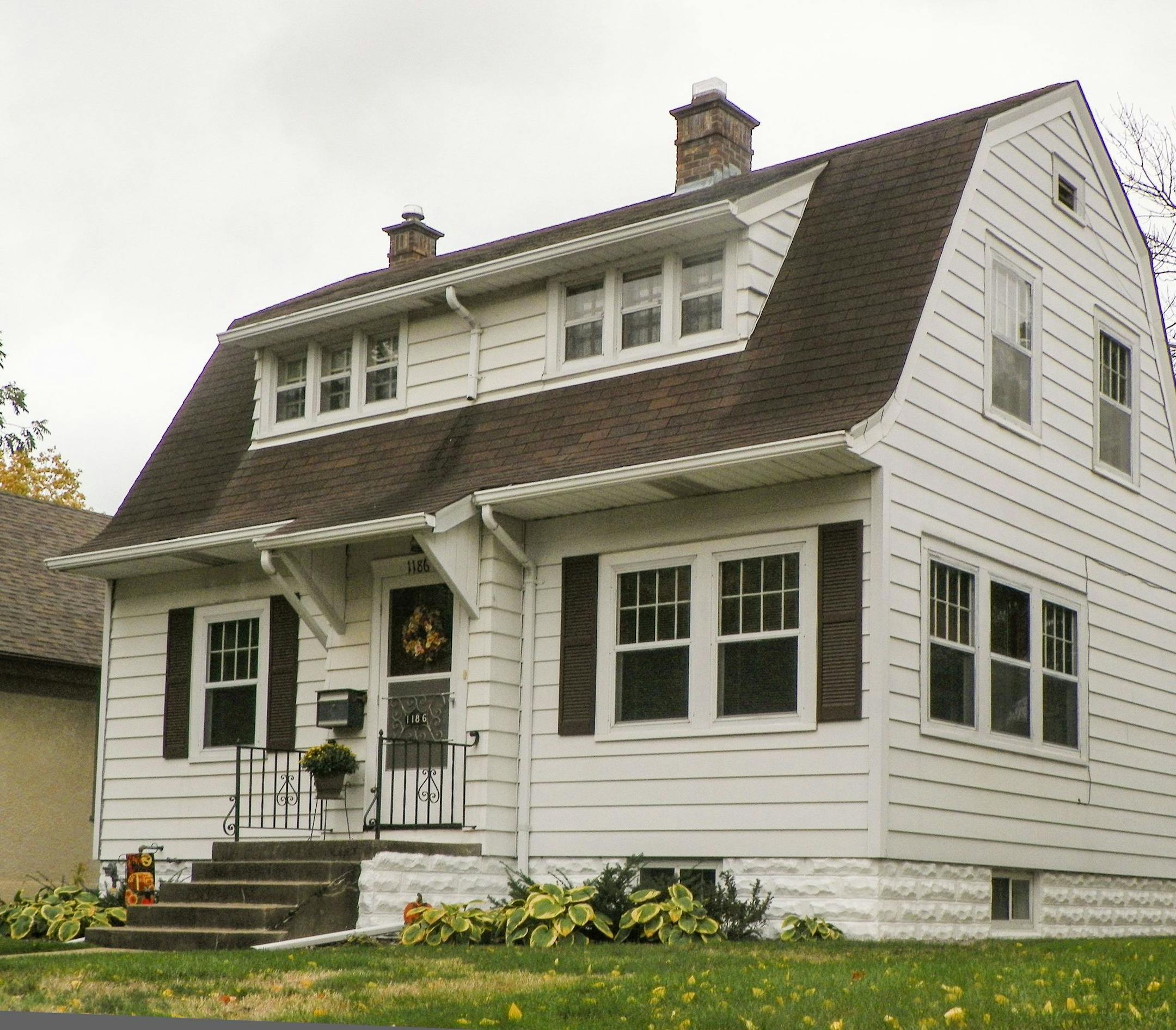 St. Paulóhouse built in the 1920s according to plans by the Architect's Small House Service Bureau.