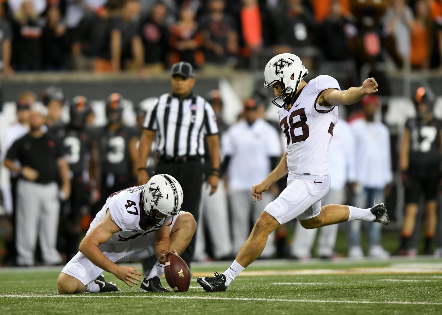 Gophers kicker Emmit Carpenter