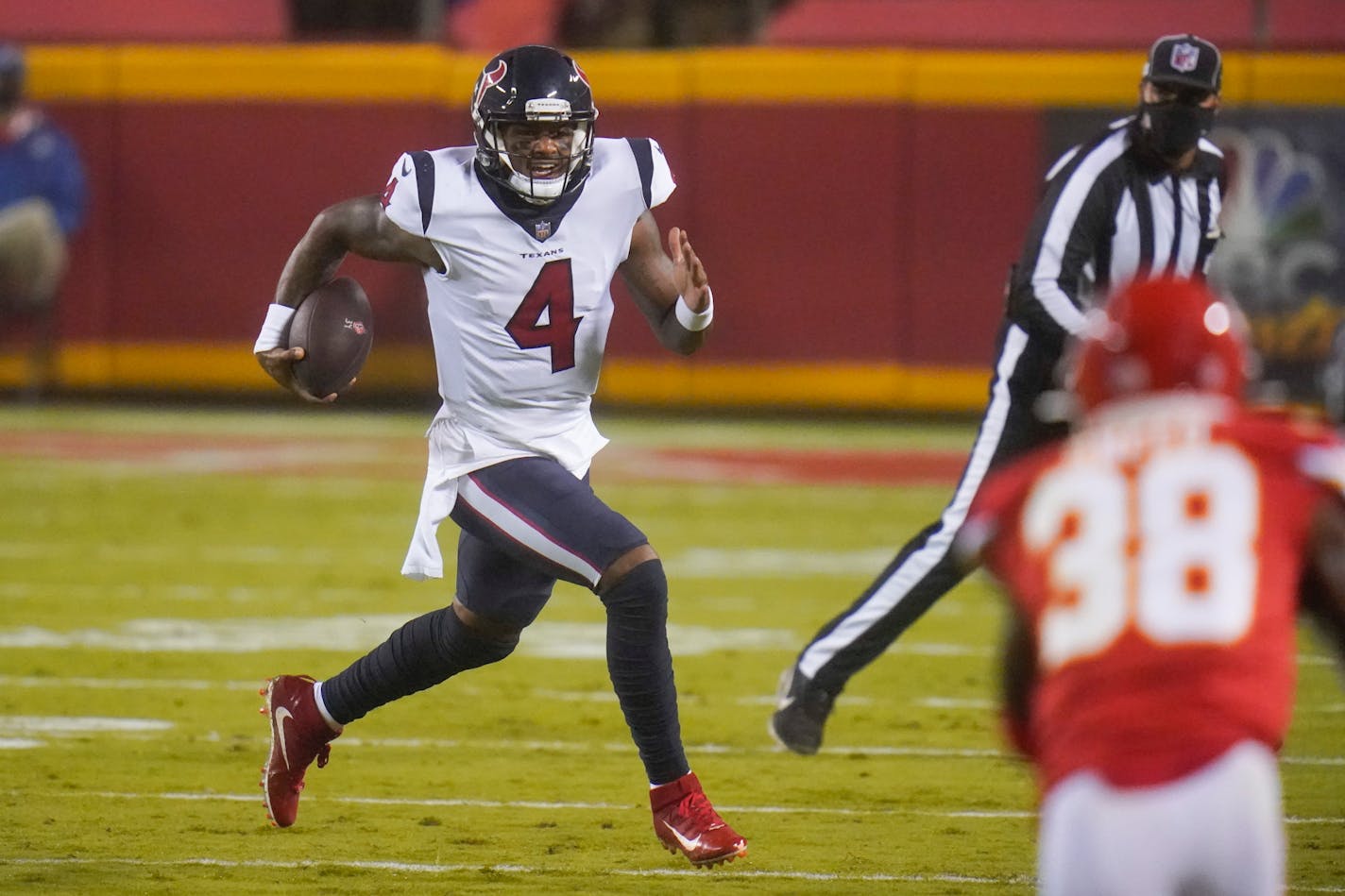 Houston Texans quarterback Deshaun Watson scrambles against the Kansas City Chiefs in the second half Thursday.