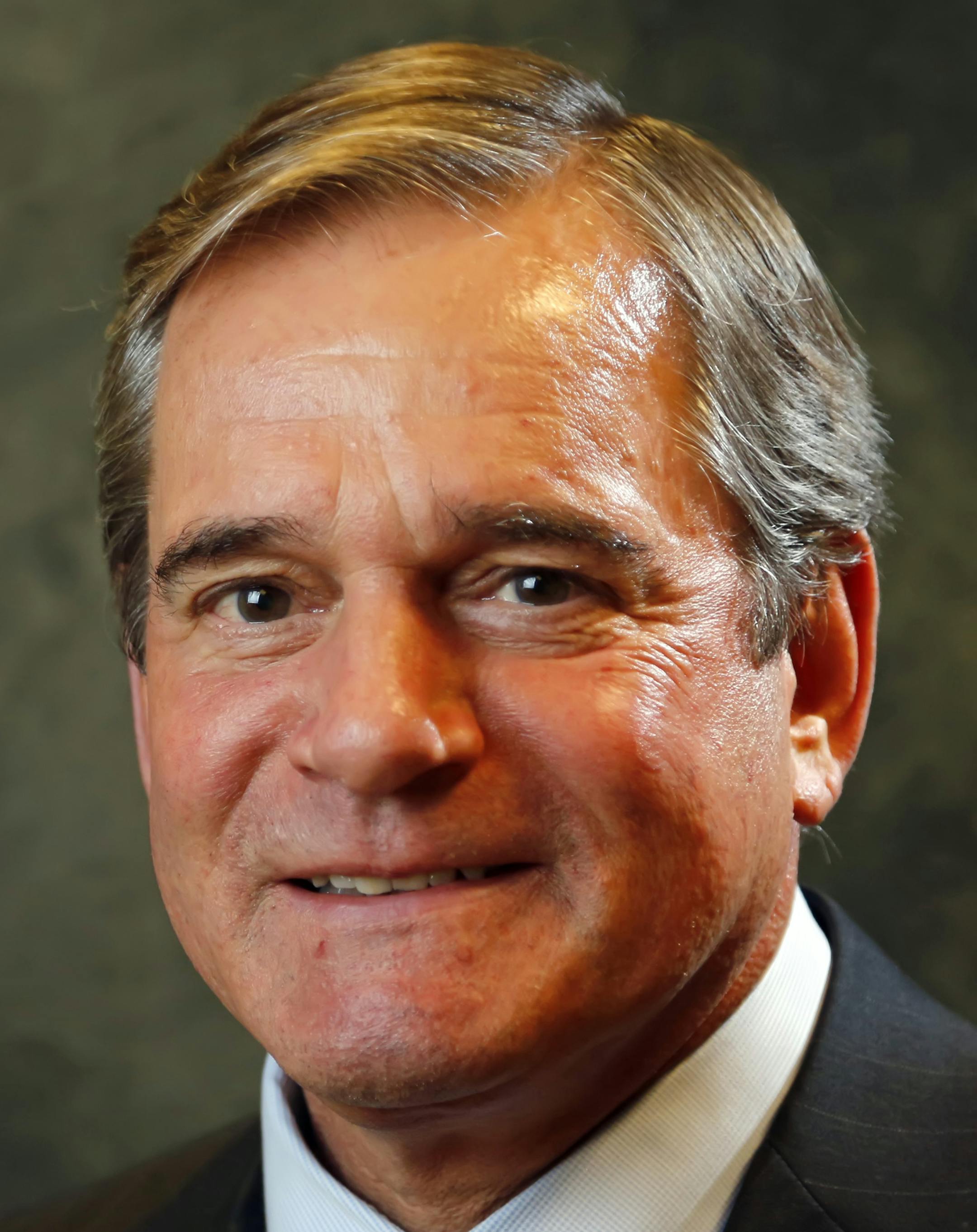 John Declue. ] Investors participating in roundtable. BRIAN PETERSON • brian.peterson@startribune.com Minneapolis, MN 12/03/14