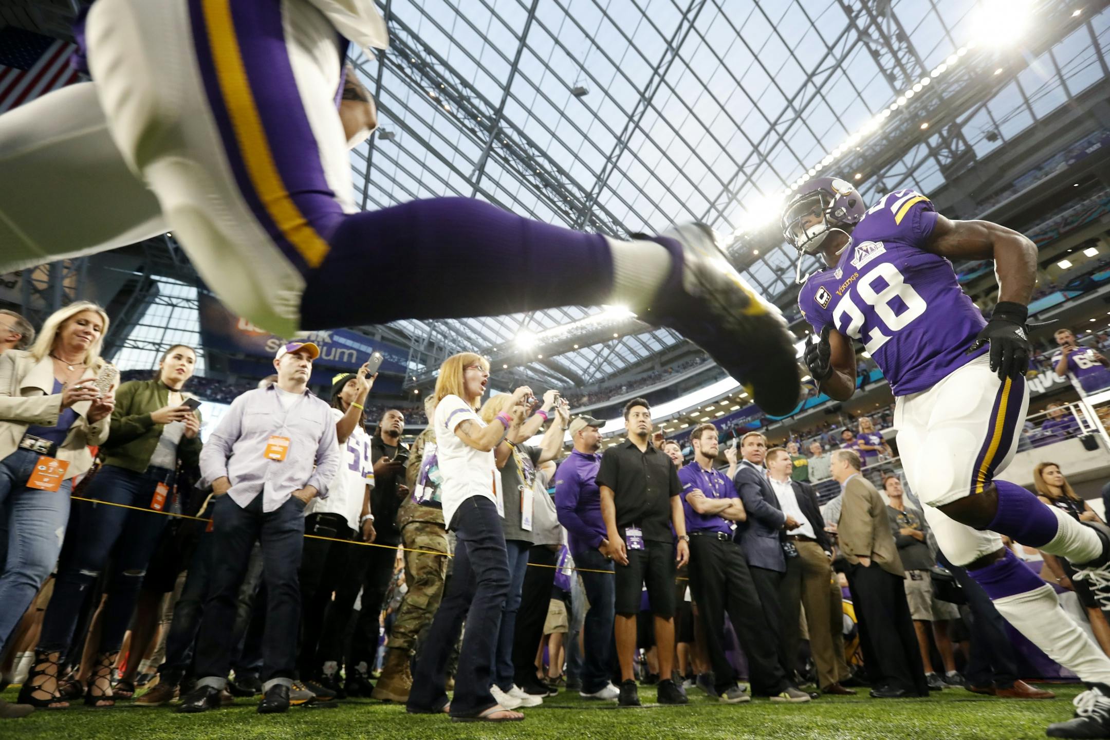Minnesota Vikings running back Adrian Peterson (28) took to the field at U.S. Bank Stadium Sunday September 18 ,2016 in Minneapolis, MN.