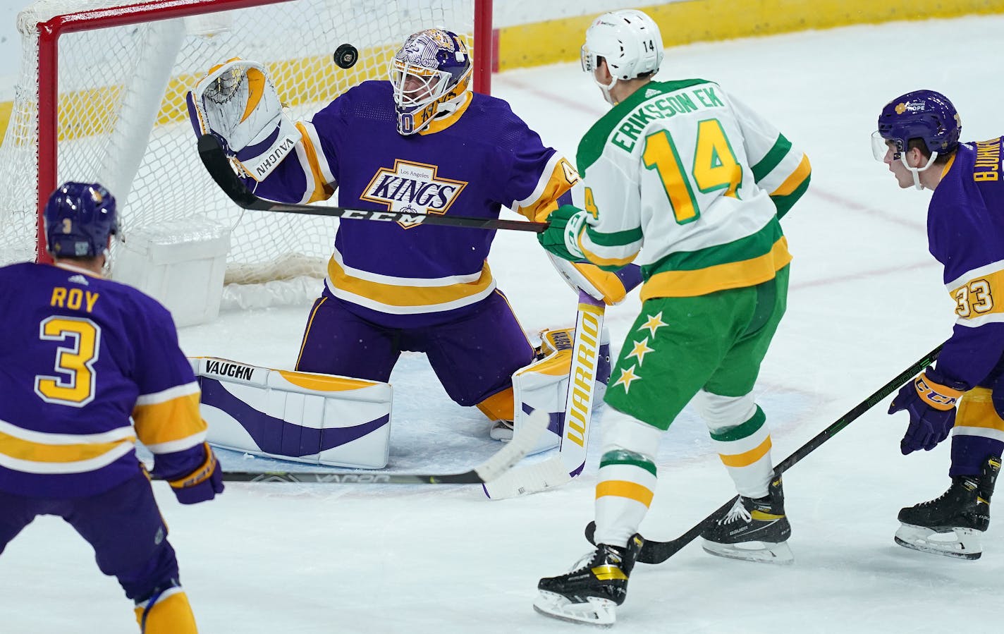 Minnesota Wild center Joel Eriksson Ek (14) scored on Los Angeles Kings goaltender Calvin Petersen (40) in the first period. ] ANTHONY SOUFFLE • anthony.souffle@startribune.com