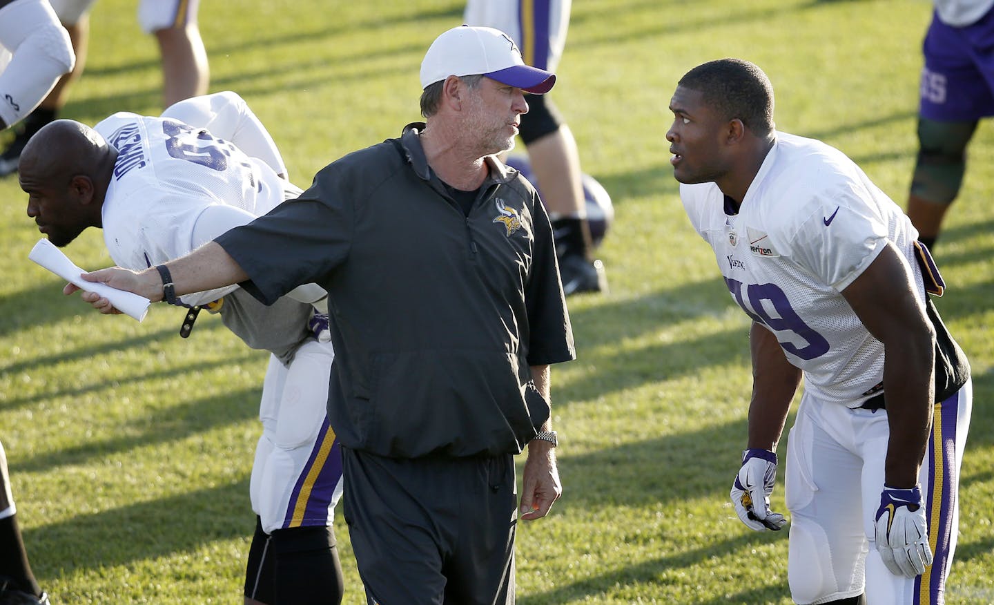 Minnesota Vikings offensive coordinator Norv Turner spoke with Danielle Hunter during a training camp practice.