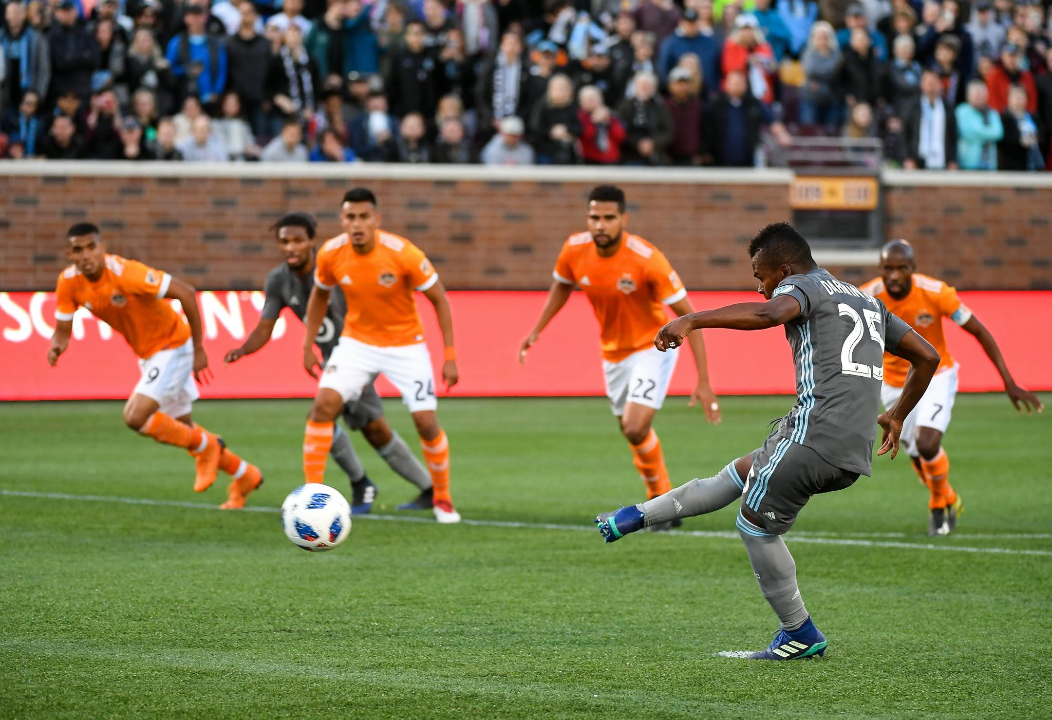 United midfielder Darwin Quintero scores on a penalty kick against the Houston Dynamo