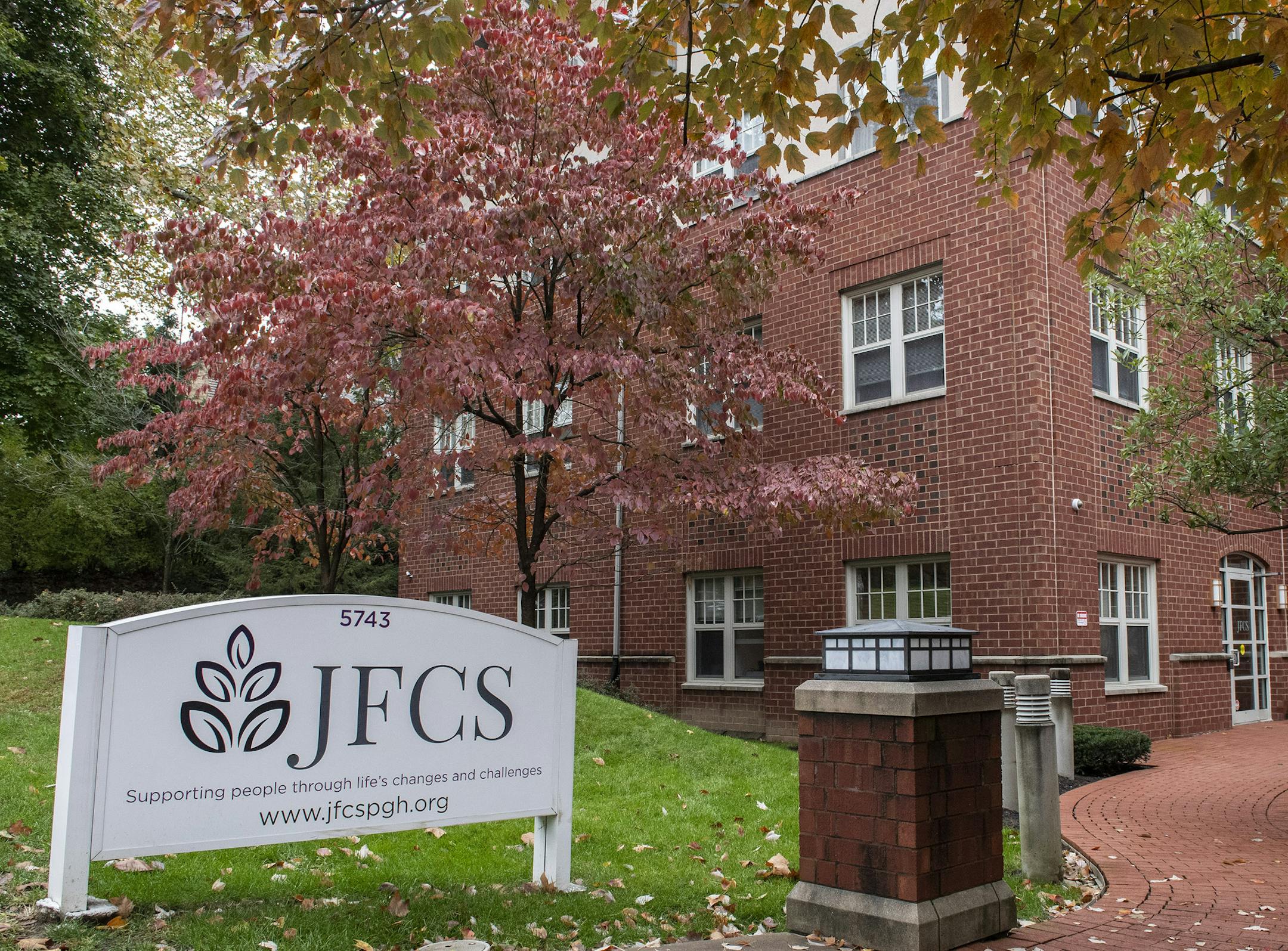 The Jewish Family and Community Services facility, the local affiliate of the refugee resettlement agency called HIAS, in the Squirrel Hill neighborhood of Pittsburgh, Oct. 28, 2018. HIAS is the target of many anti-Semitic rants posted on social media by Robert Bowers, the suspect in the mass shooting on Saturday at the Tree of Life Congregation in Pittsburgh. (Michael Henninger/The New York Times)