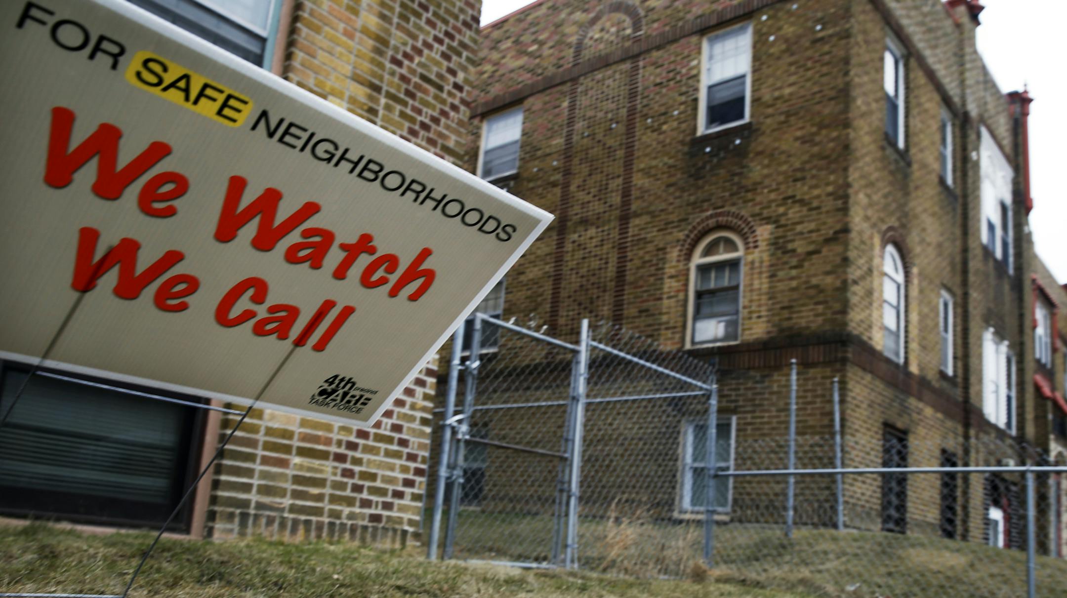 In North Minneapolis, 2500 block of Golden Valley Road has more than its share of level 3 sex offenders, with at least 3 living in one apartment building.]rtsong-taatarii@startribune.com