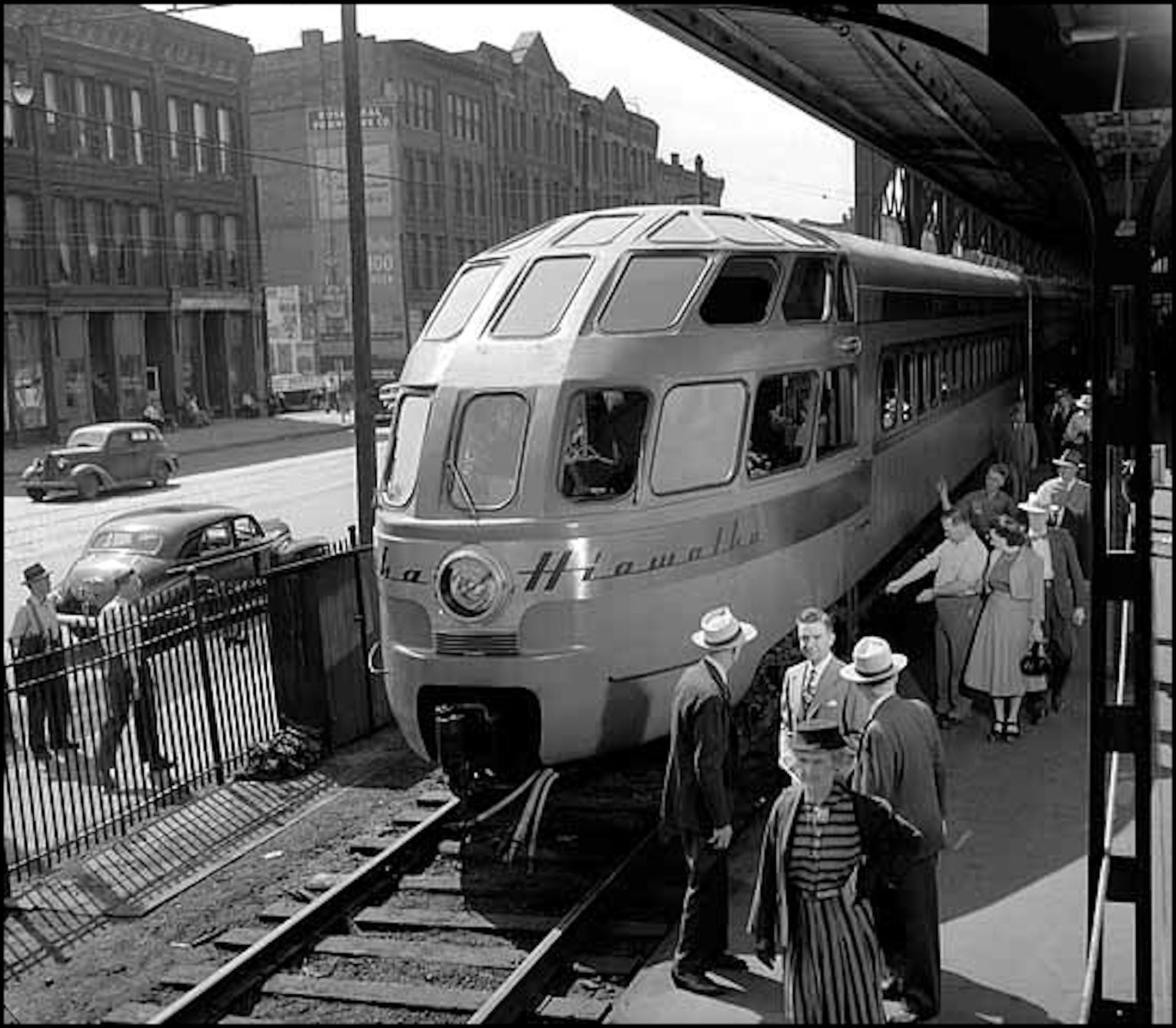 Hiawatha lounge car, 1948