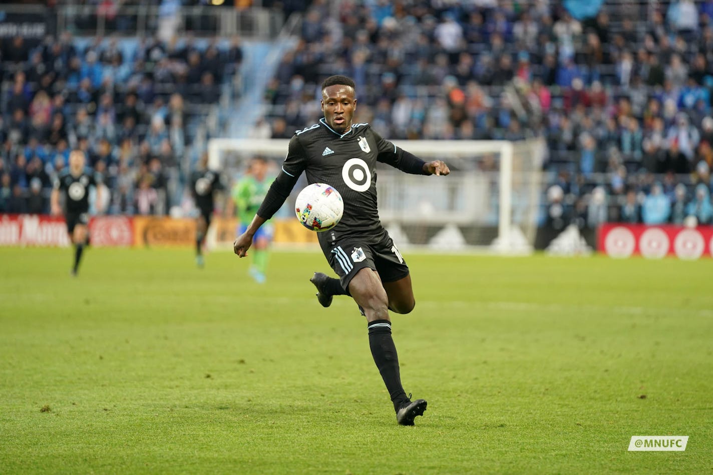 Minnesota United's Abu Danladi (18) tried to control the ball against Seattle Sounders on Saturday, April 2, 2022, at Allianz Field. (Courtesy of Minnesota United)