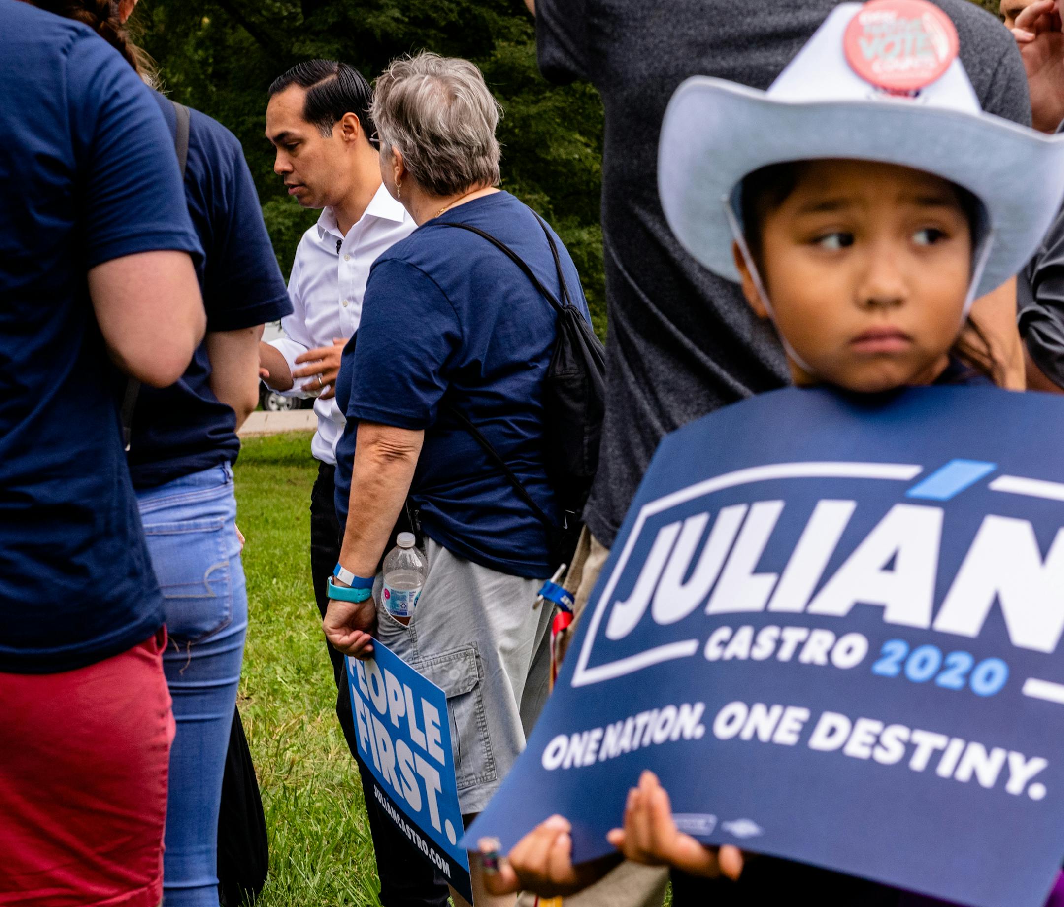 Former Housing Secretary Julian Castro, a Democratic presidential hopeful, greets supporters at the Polk County Democrats' annual Steak Fry in Des Moines, Iowa, on Saturday, Sept. 21, 2019. (Hilary Swift/The New York Times)