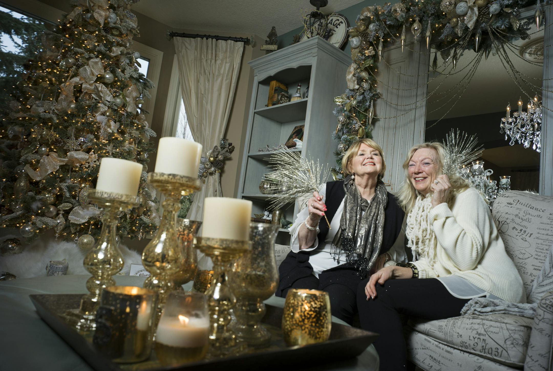 Glenda Nelson and Kate Steinkopf, right have been collaborating on Christmas decorations for the past 12 years. It has become an annual ritual. ] RICHARD TSONG-TAATARII • richard.tsong-taatarii@startribune.com