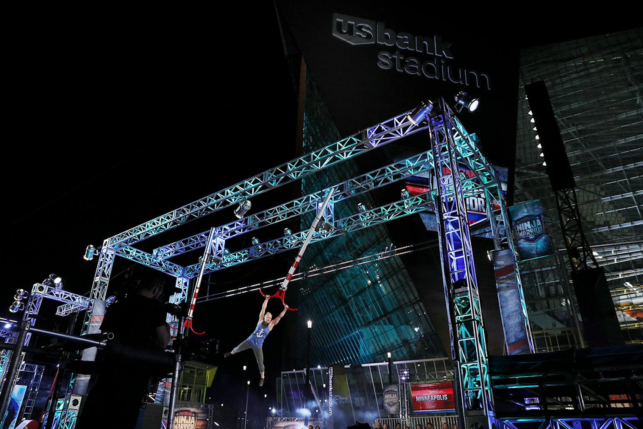 Contestant Alana Olson worked her way through the course.