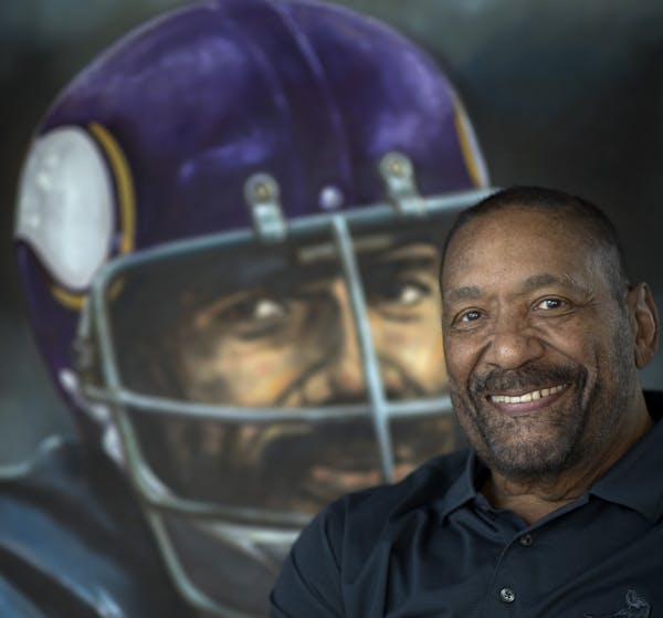 Former Minnesota Vikings defensive end Jim Marshall at his home Tuesday January 9, 2018 in St. Louis Park, MN. ] JERRY HOLT &#xef; jerry.holt@startrib