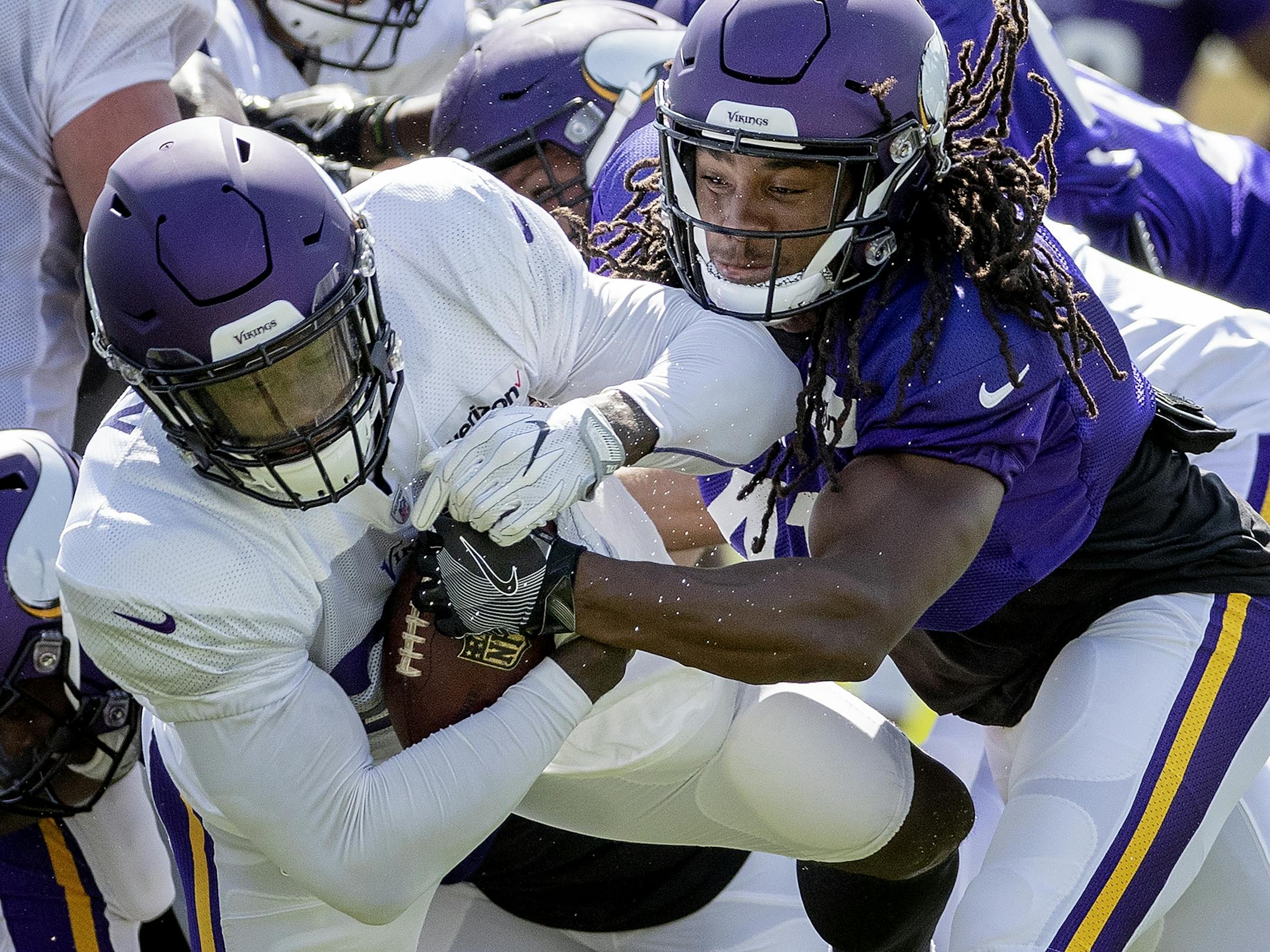 Latavius Murray and Anthony Harris collided during practice.