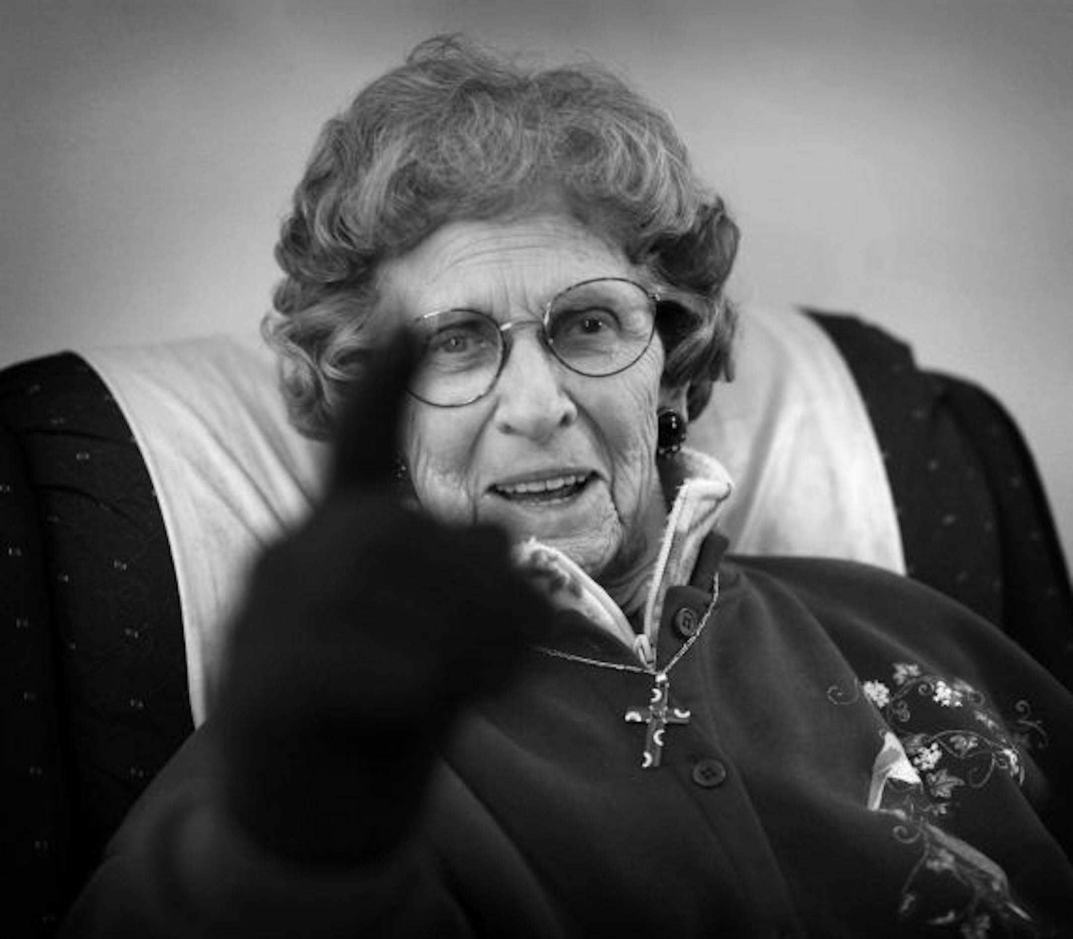 Ruby Fairbanks, 87, held court from her recliner in her daughter's living room. "Careful," she warned recently. "My head isn't loaded anymore, but I think my finger is."