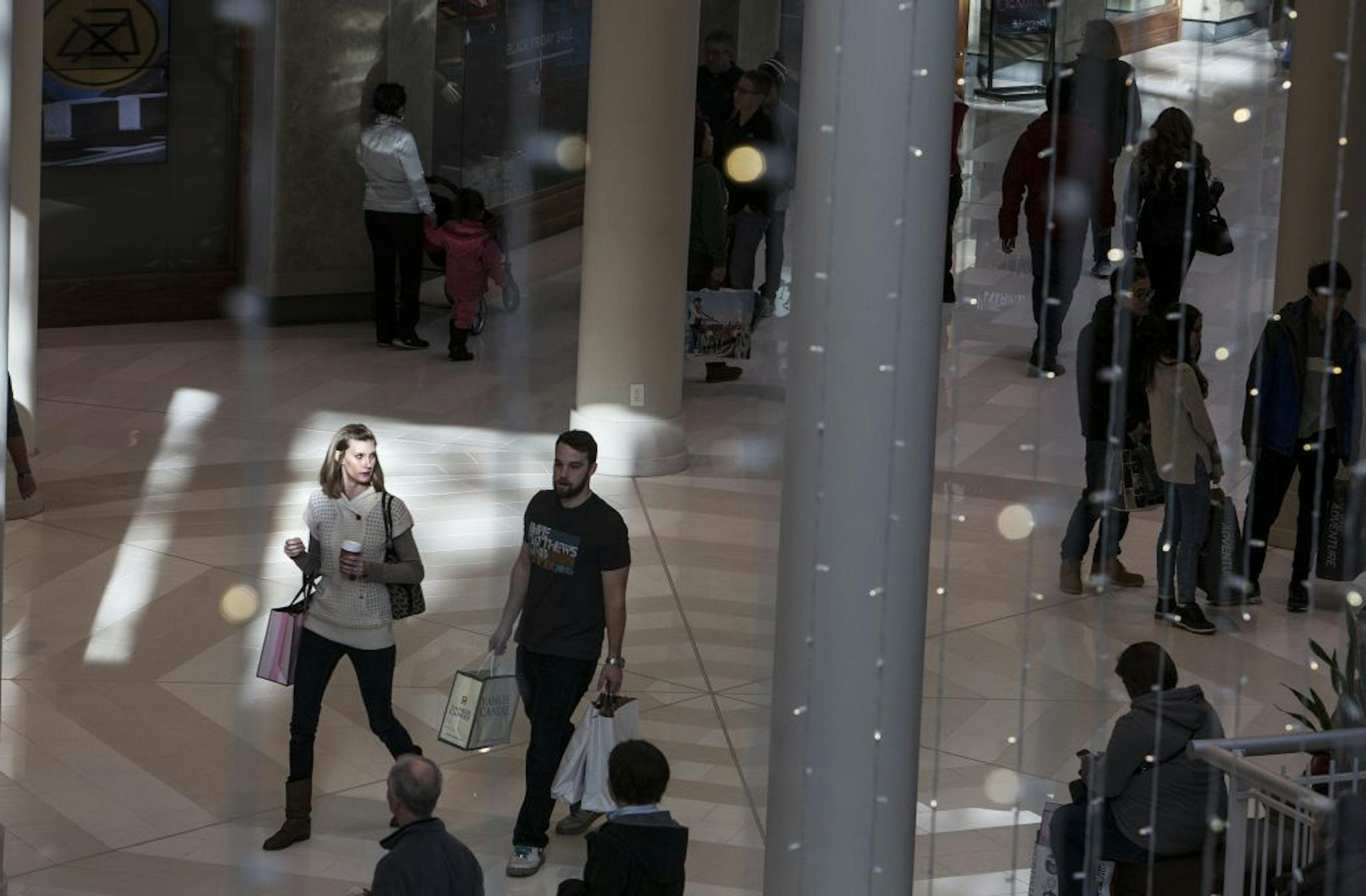 A manageable crowd of shoppers descended on the Mall of America for Black Friday morning in Bloomington November 27, 2015.