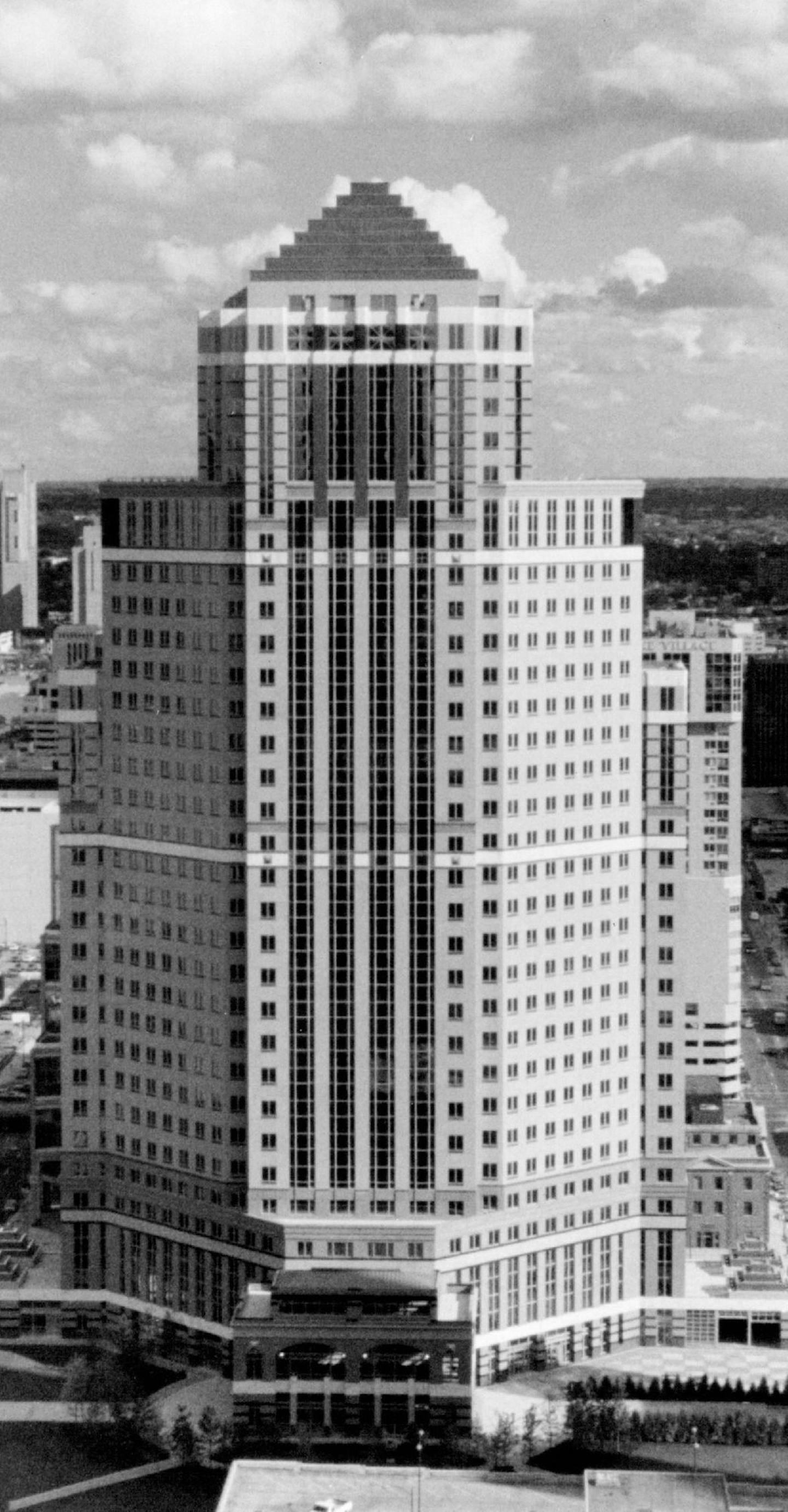 The Lincoln Tower in 1987.