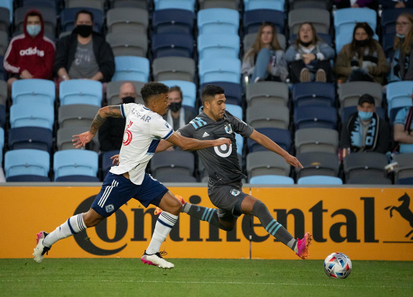 Minnesota United midfielder Emanuel Reynoso (10) tried to get a first half shot off ahead of Vancouver Whitecaps defender Bruno Gaspar (6). ] JEFF WHEELER • jeff.wheeler@startribune.com