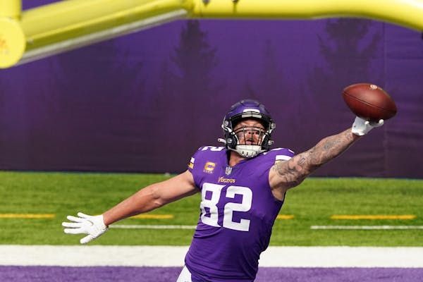 Kyle Rudolph made a one-handed touchdown catch on Sept. 27 at U.S. Bank Stadium against Tennessee.