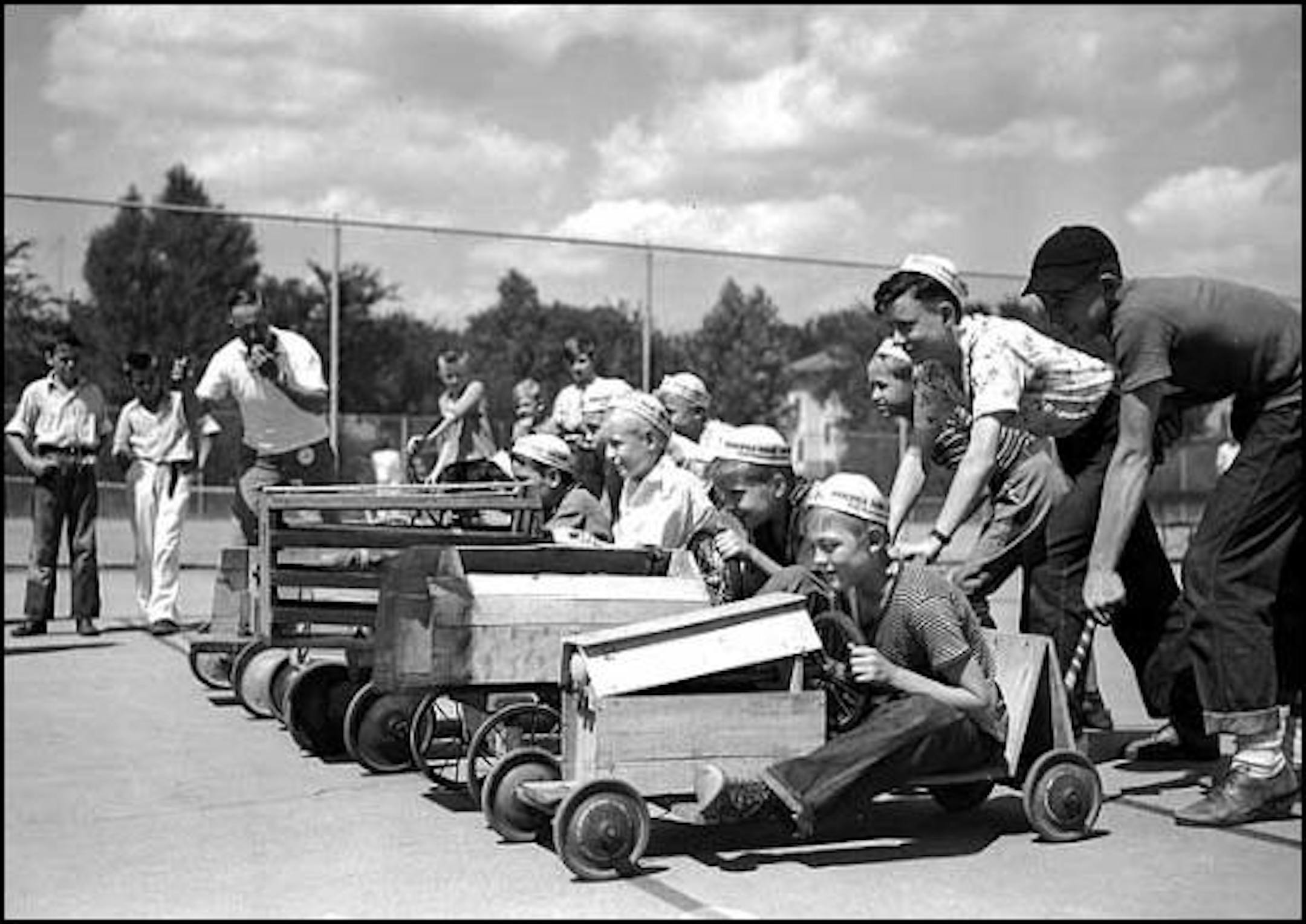 1940 Aquatennial pushcar race