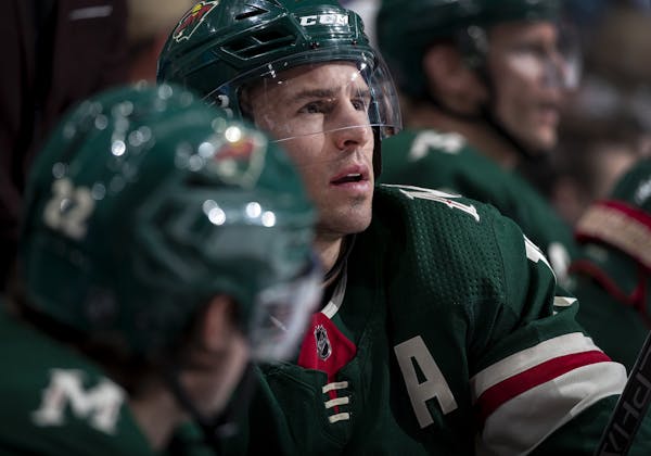 Parise's name flies in trade rumors, but Wild doesn't deal