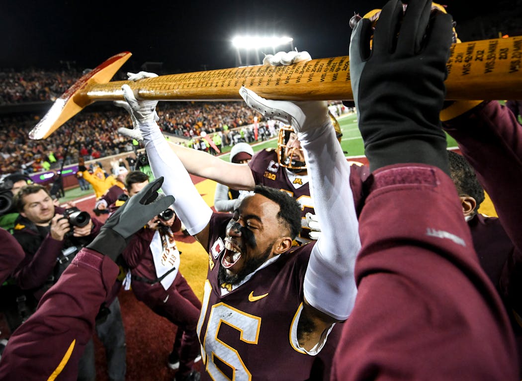 Coney Durr and the Gophers took control of Paul Bunyan’s Axe in 2021 at home. Will a similar scene take place at the U on Saturday?