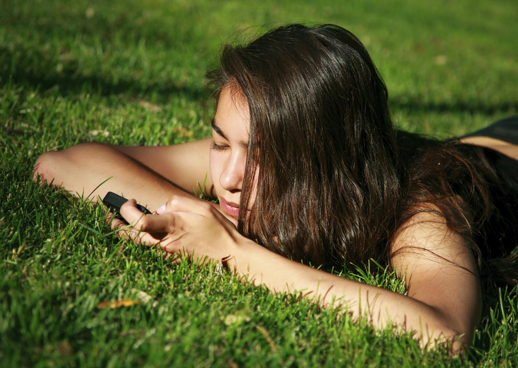 Pediatricians want bedroom ban on smartphones and limits on kids' Internet, social media use.