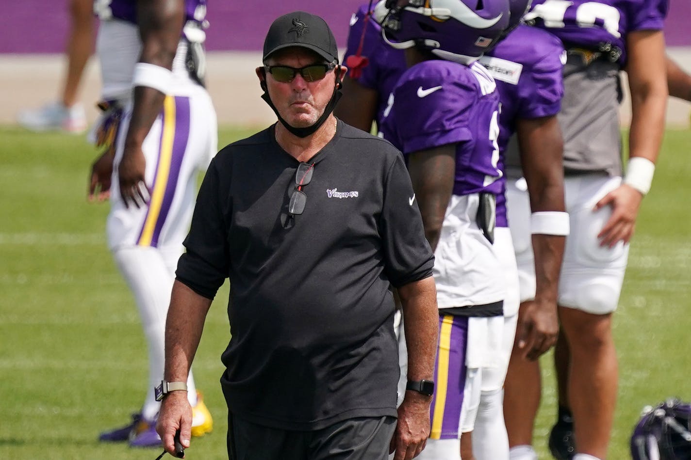 Vikings coach Mike Zimmer at practice Friday.