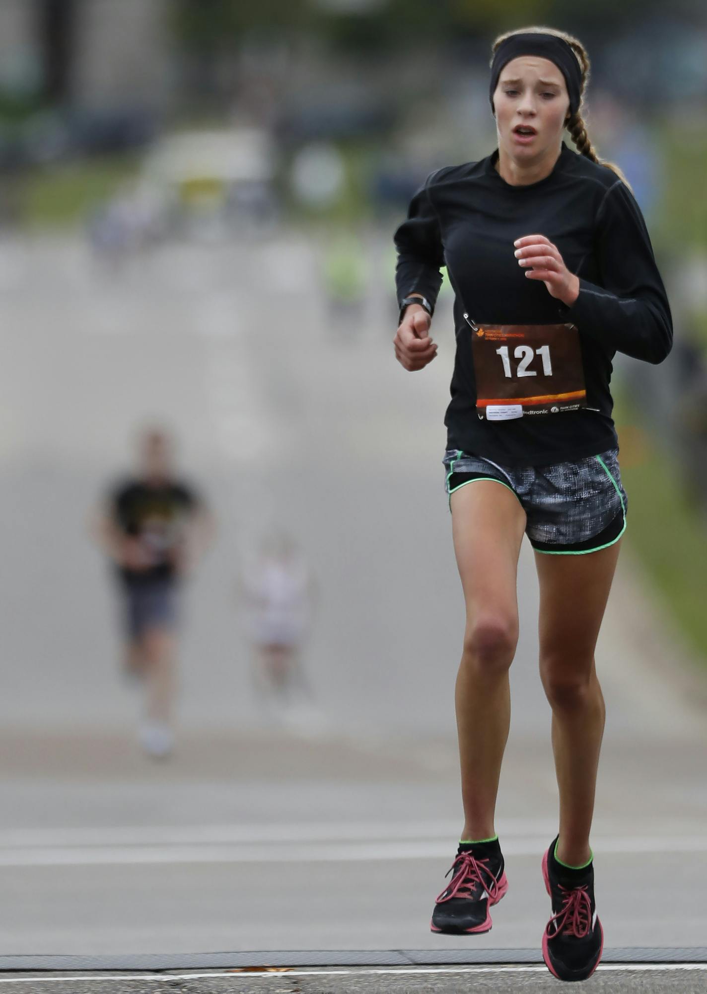 15-year old Tierney Wolfgram(121) of Woodbury finished in a time of 2:40:03. ] Twin Cities Marathon .Richard Tsong-Taatarii&#x2022;Richard.Tsong-Taatarii@startribune.com