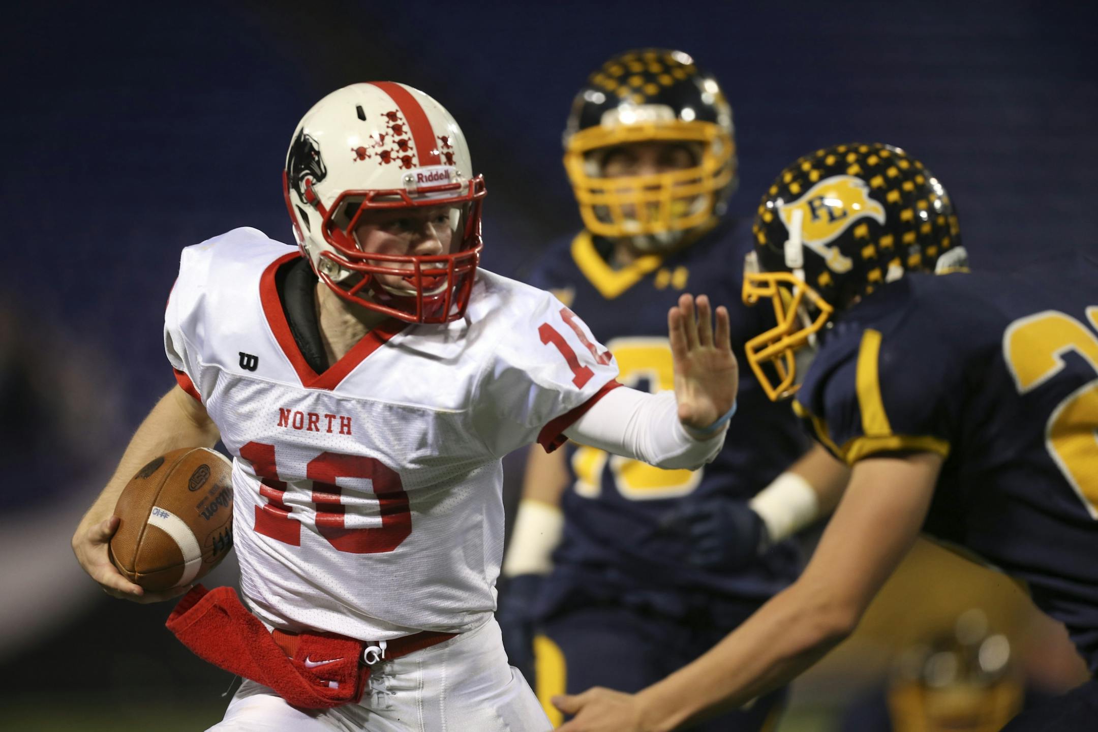 Lakeville North quarterback Zach Creighton