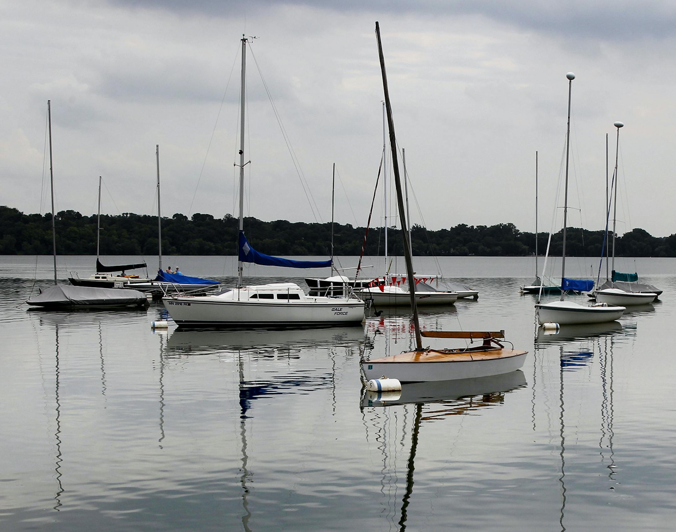 The Harriet Lake view from the Bread and Pickle Pavillion Patio.] TOM WALLACE ‚Ä¢ twallace@startribune.com __Assignments #20019053A_ July 28, 2011_ SLUG: RN0804_ EXTRA INFORMATION: Restaurant review this week is a roundup of places. At Bread & Pickle at the Harriet Lake Pavillion. ORG XMIT: MIN2014081114071965