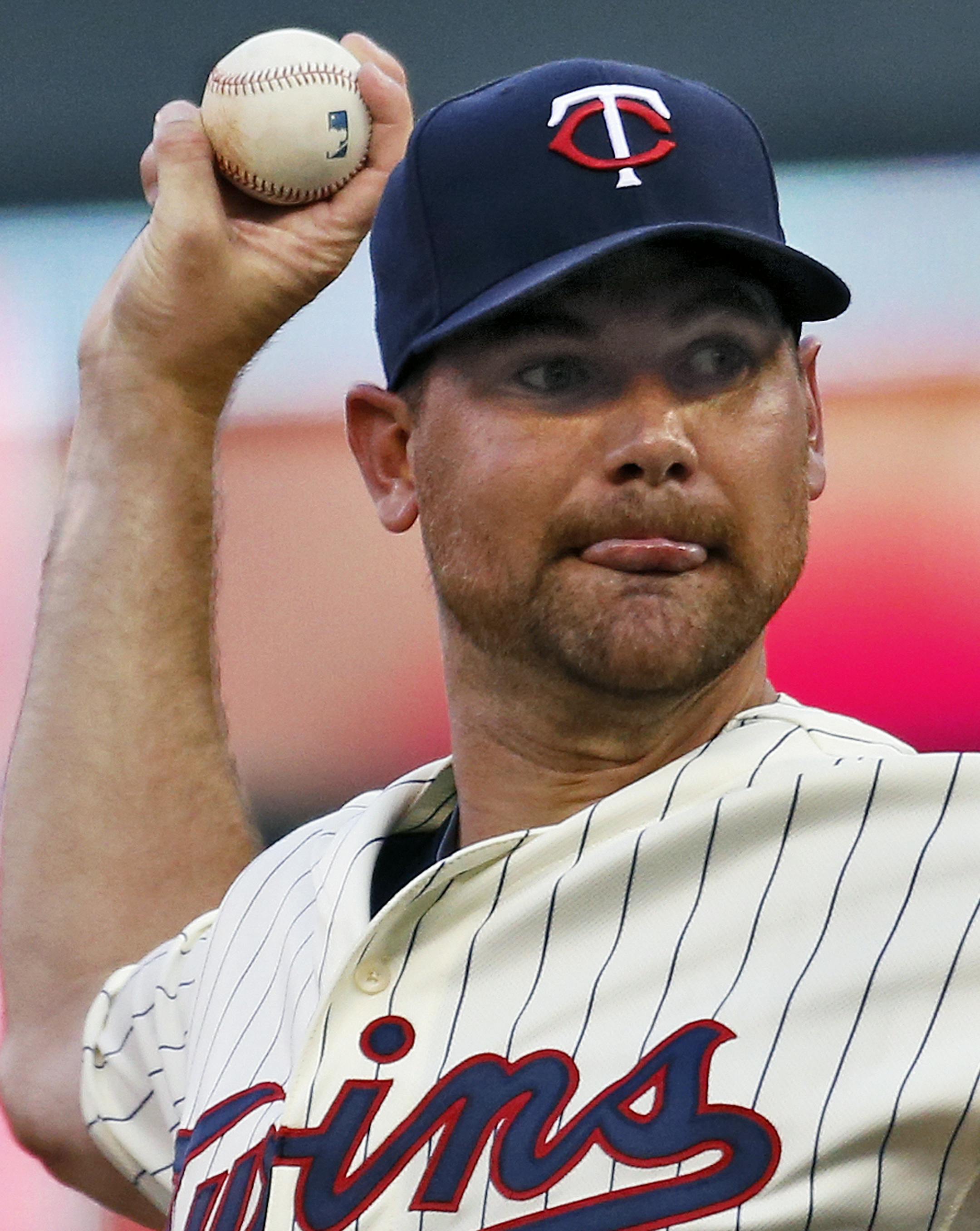 Minnesota Twins vs. Philadelphia Phillies. Twins starting pitcher Mike Pelfrey. (MARLIN LEVISON/STARTRIBUNE(mlevison@startribune.com (cq program )
