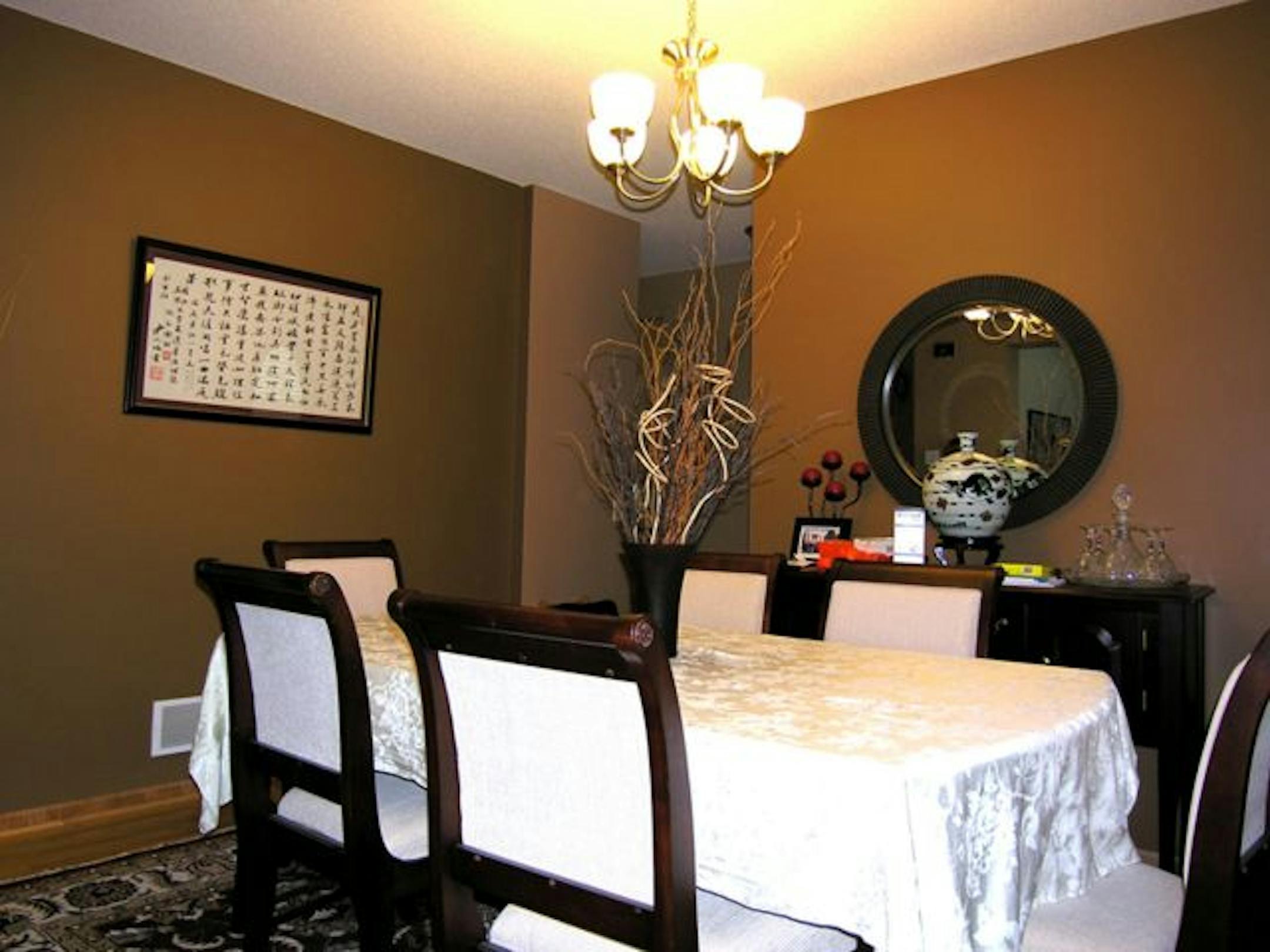 Before: Tablecloth and rug were hiding best features