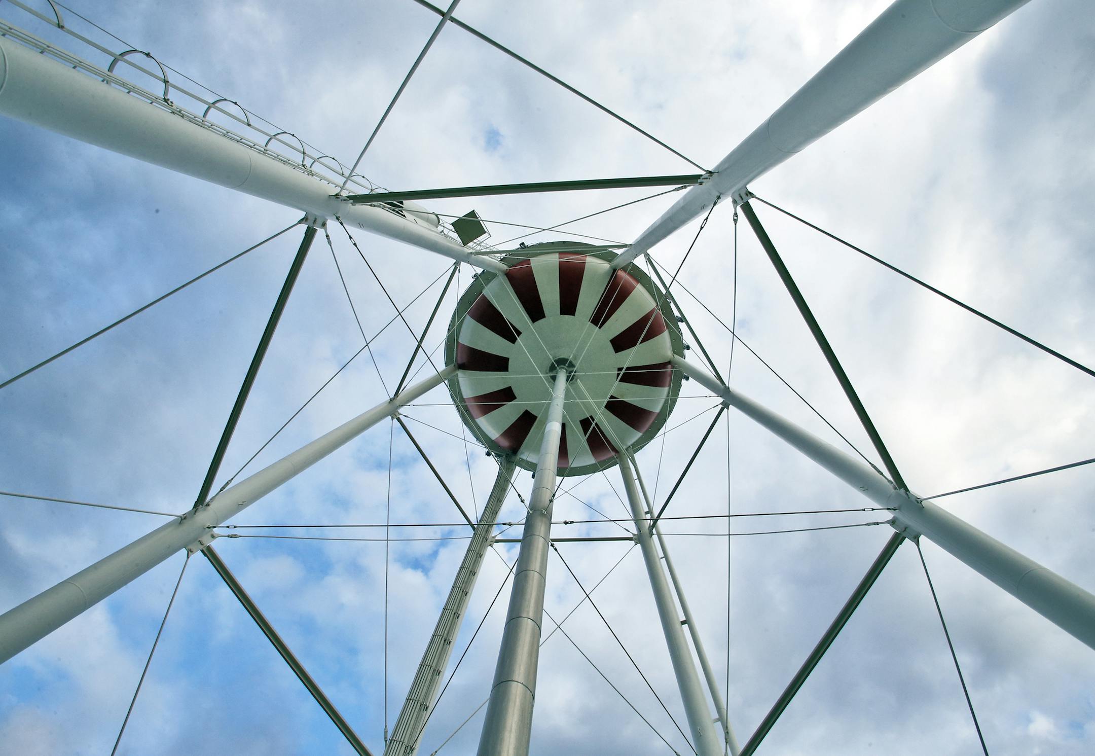 Historic water tower. ] Tower Days parade in Spring Lake Park. (MARLIN LEVISON/STARTRIBUNE(mlevison@startribune.com)