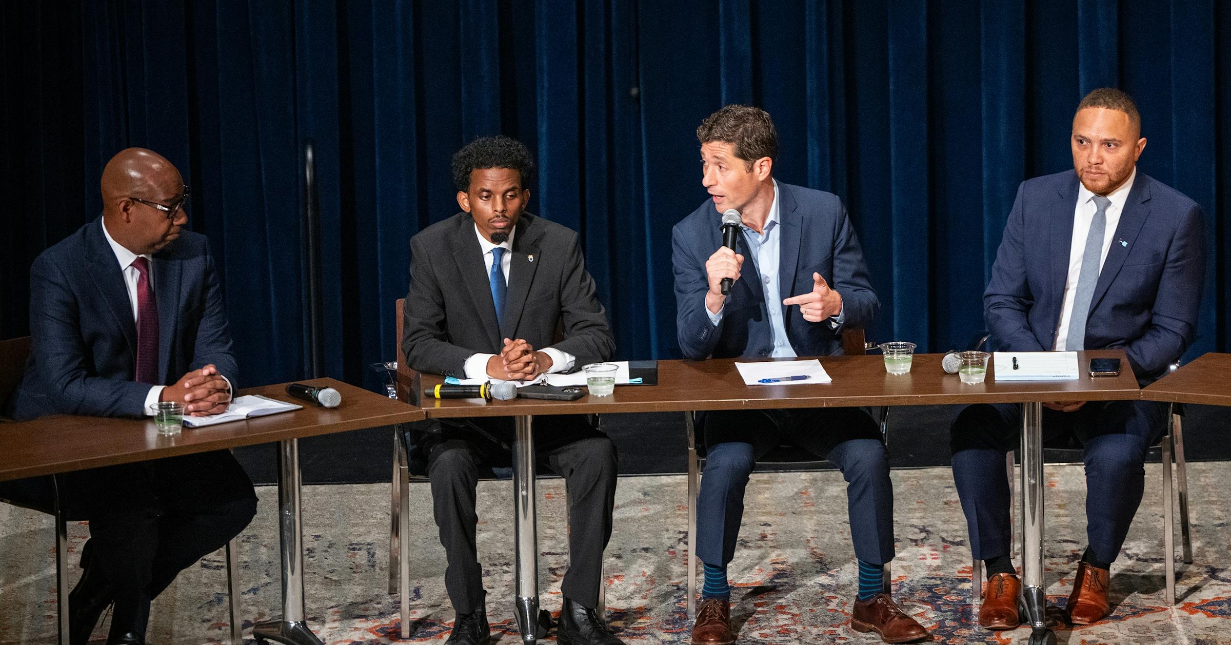 Freys Rivalen verbünden sich im Rennen um das Bürgermeisteramt mit einer ...