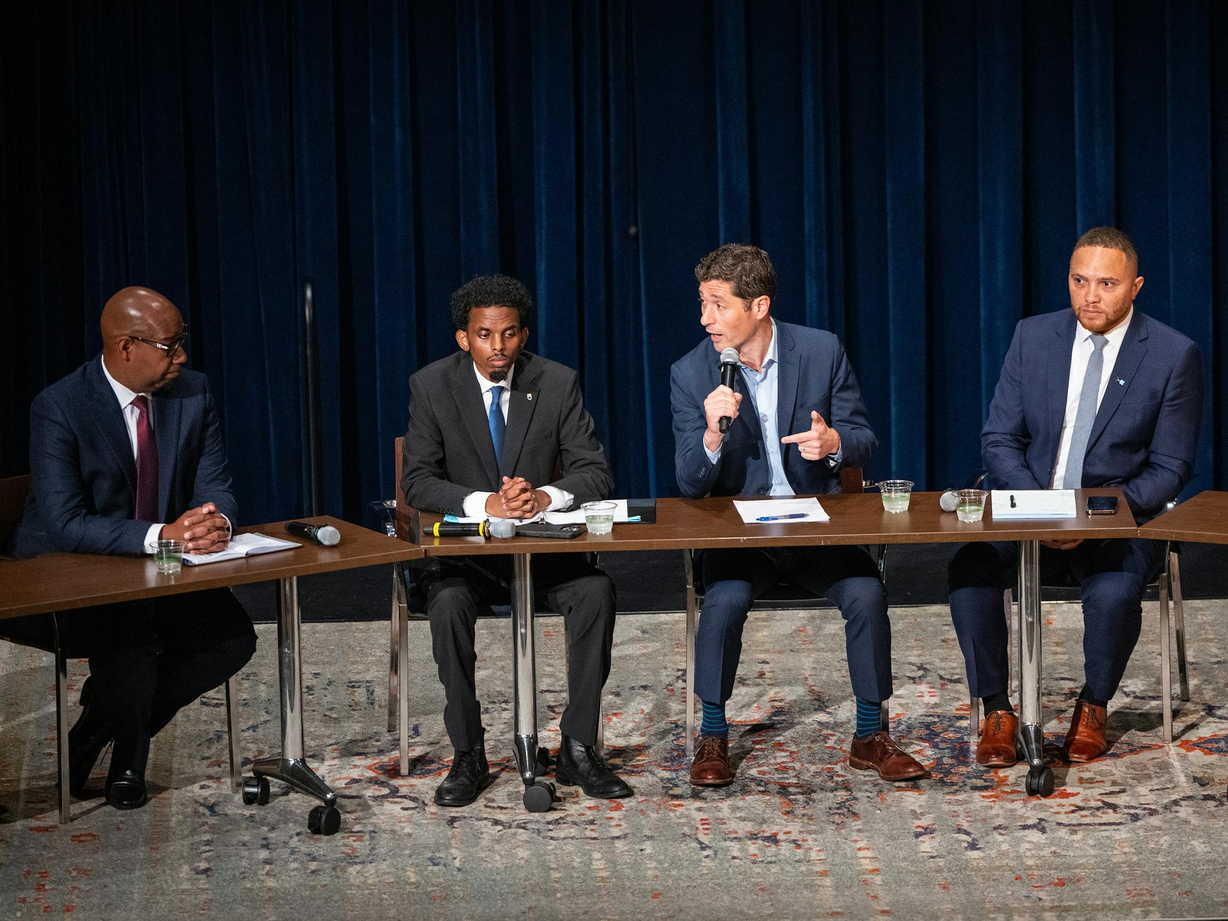 Freys Rivalen verbünden sich im Rennen um das Bürgermeisteramt mit einer ...